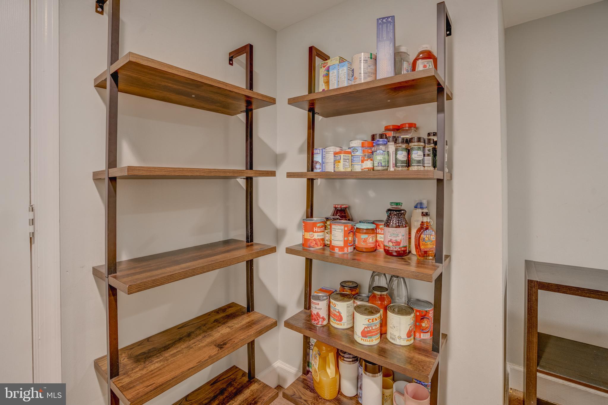 WEST HILLS - Residential