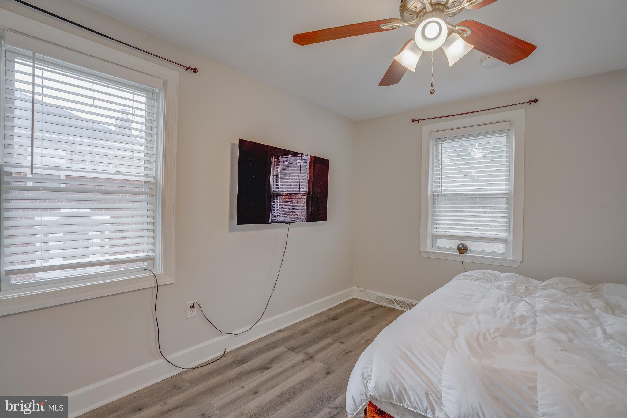 WEST HILLS - Residential