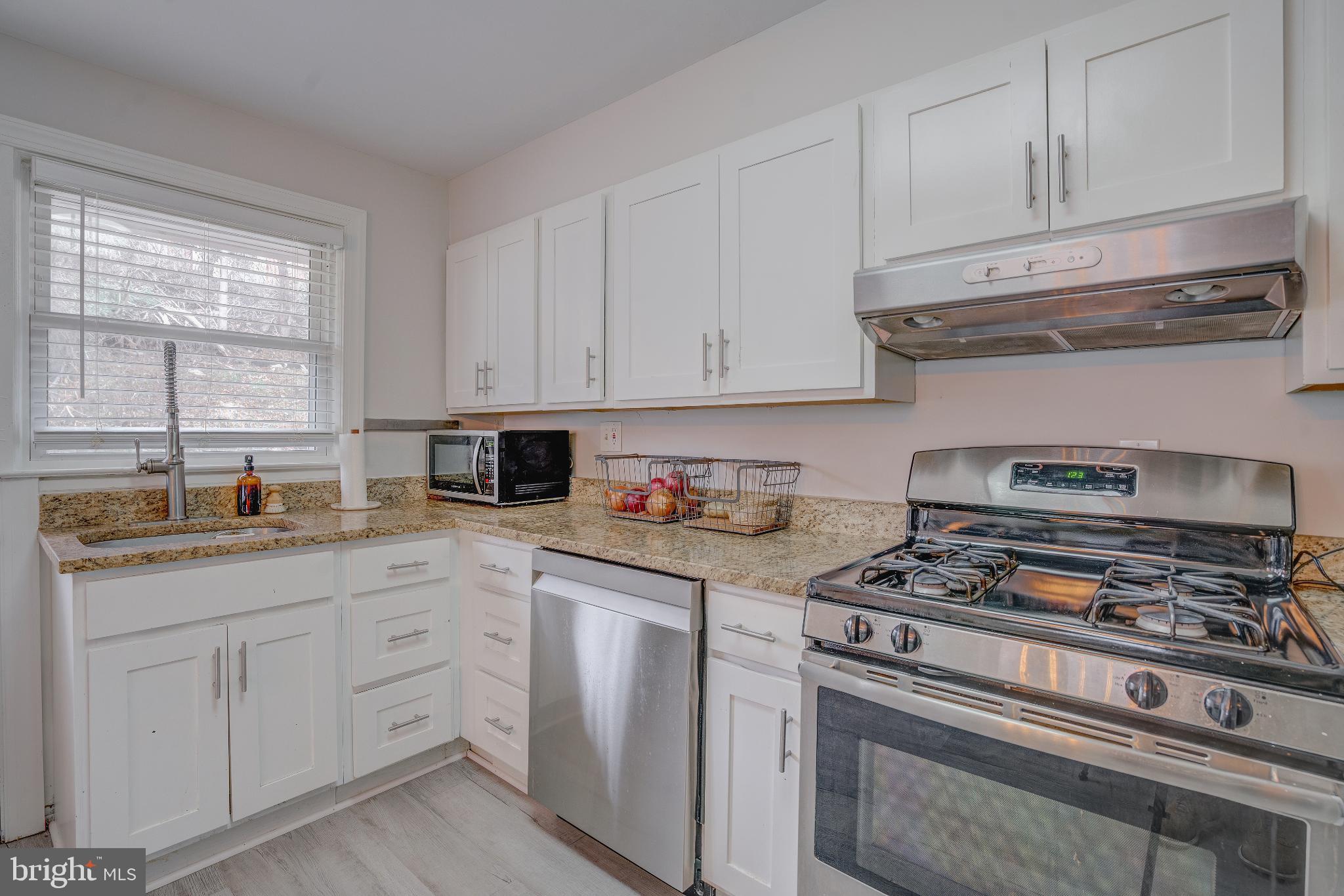 WEST HILLS - Residential