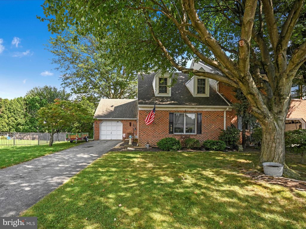 Photo of 190 Rockford Square, MOUNTVILLE, PA 17554 (MLS # PALA2075164)