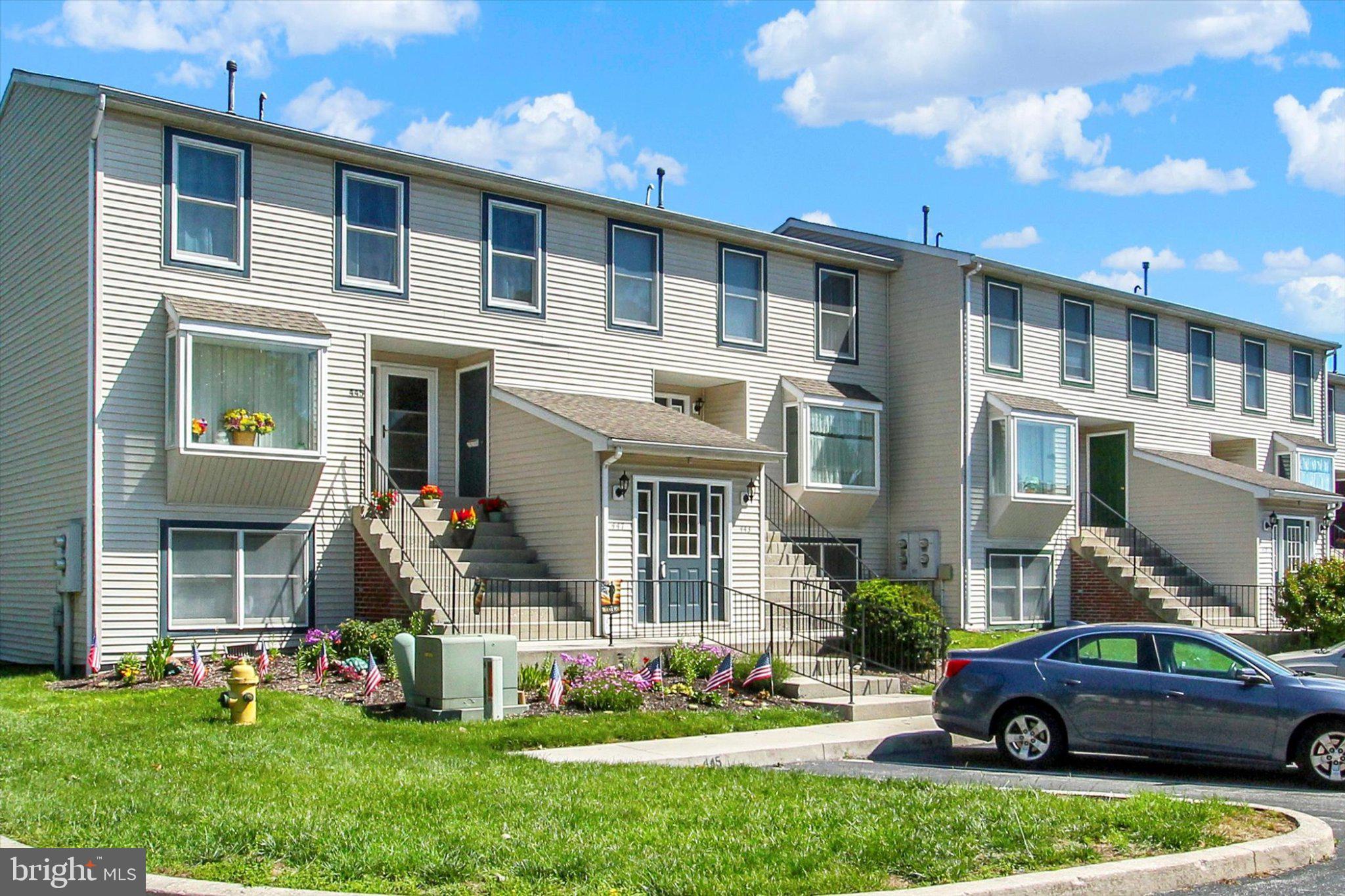 SPRINGBROOK CONDOS - Residential