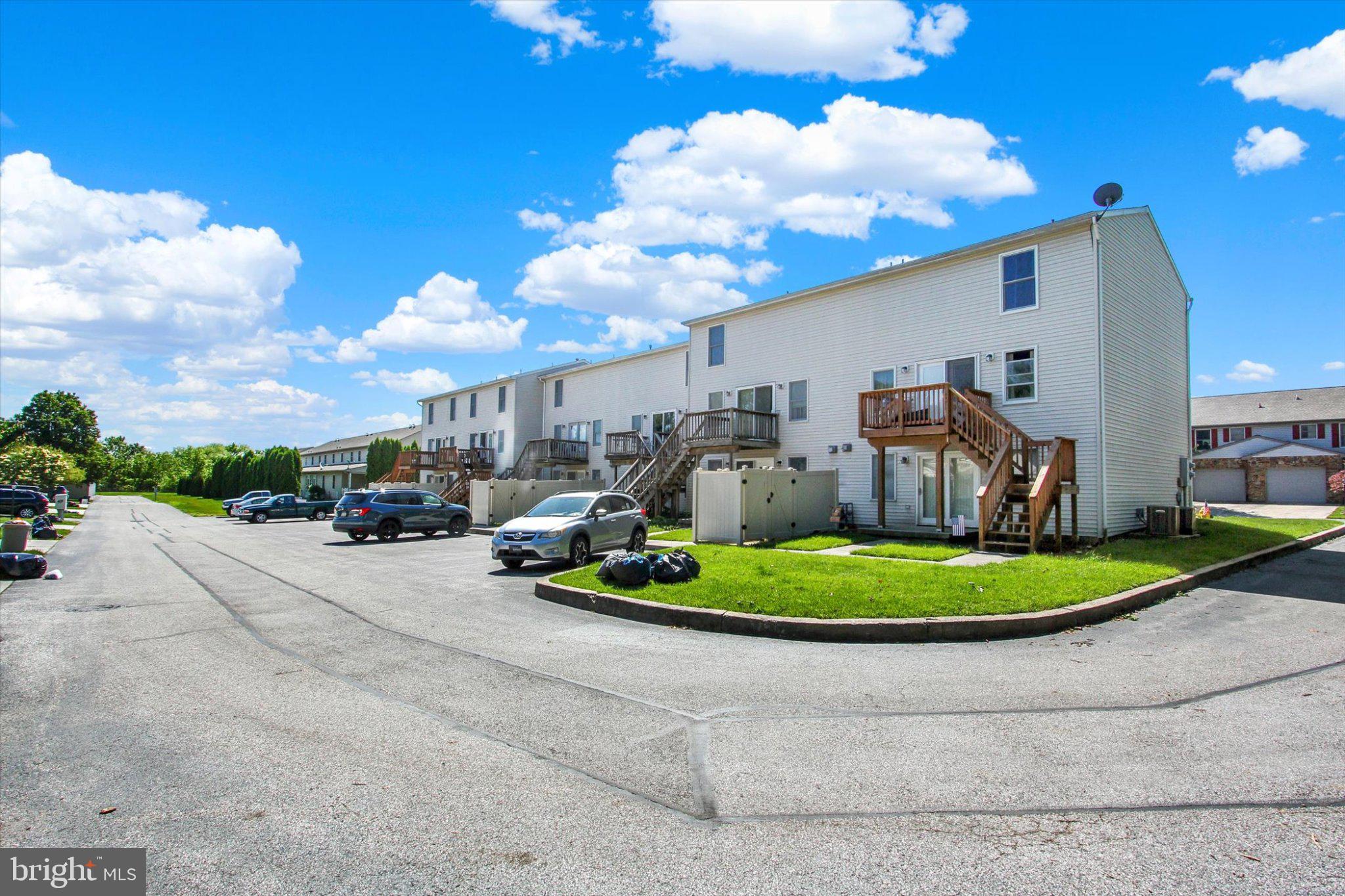 SPRINGBROOK CONDOS - Residential