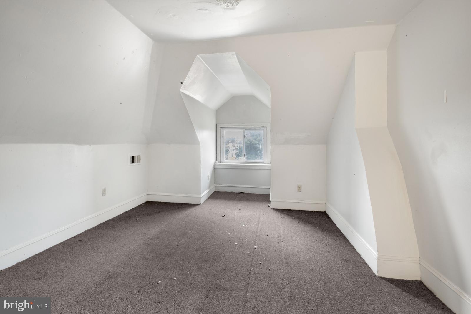 UNIVERSITY CITY - Residential Lease