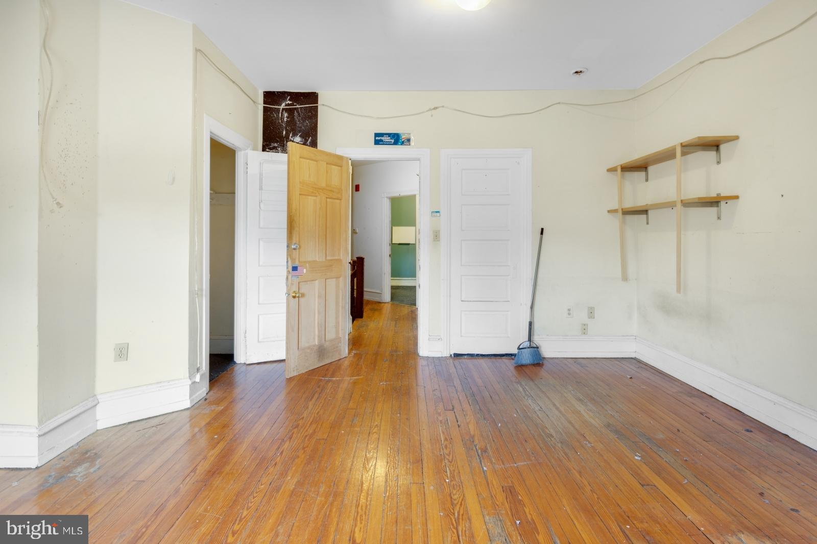 UNIVERSITY CITY - Residential Lease