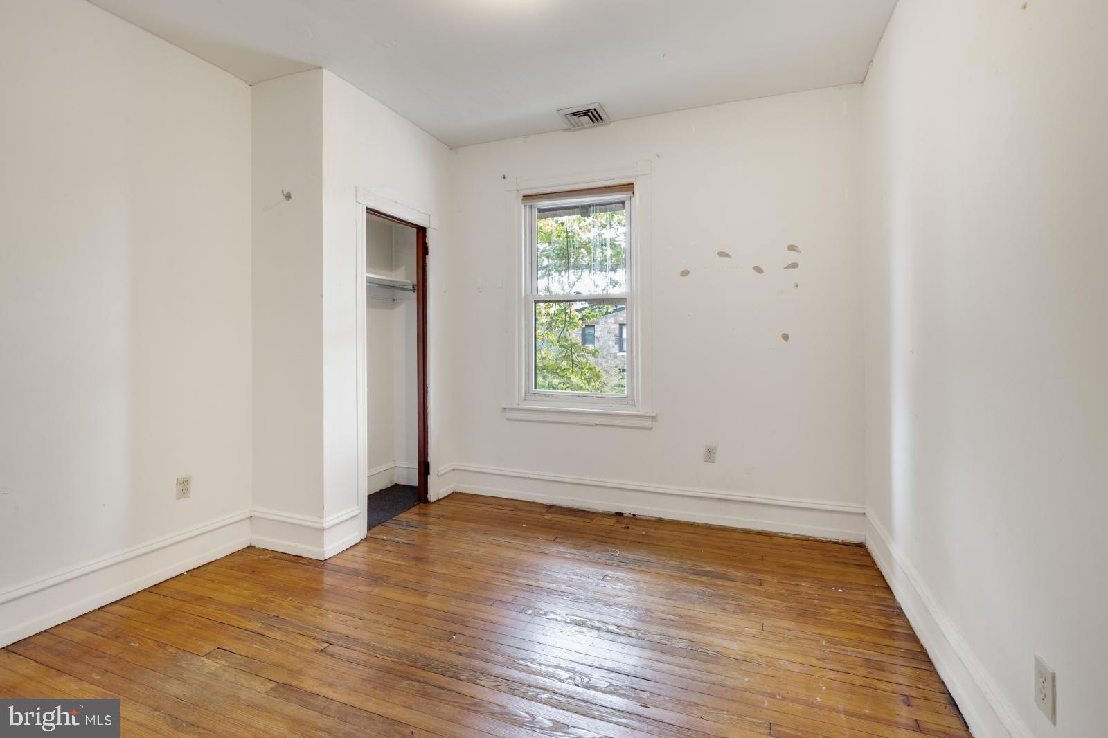 UNIVERSITY CITY - Residential Lease