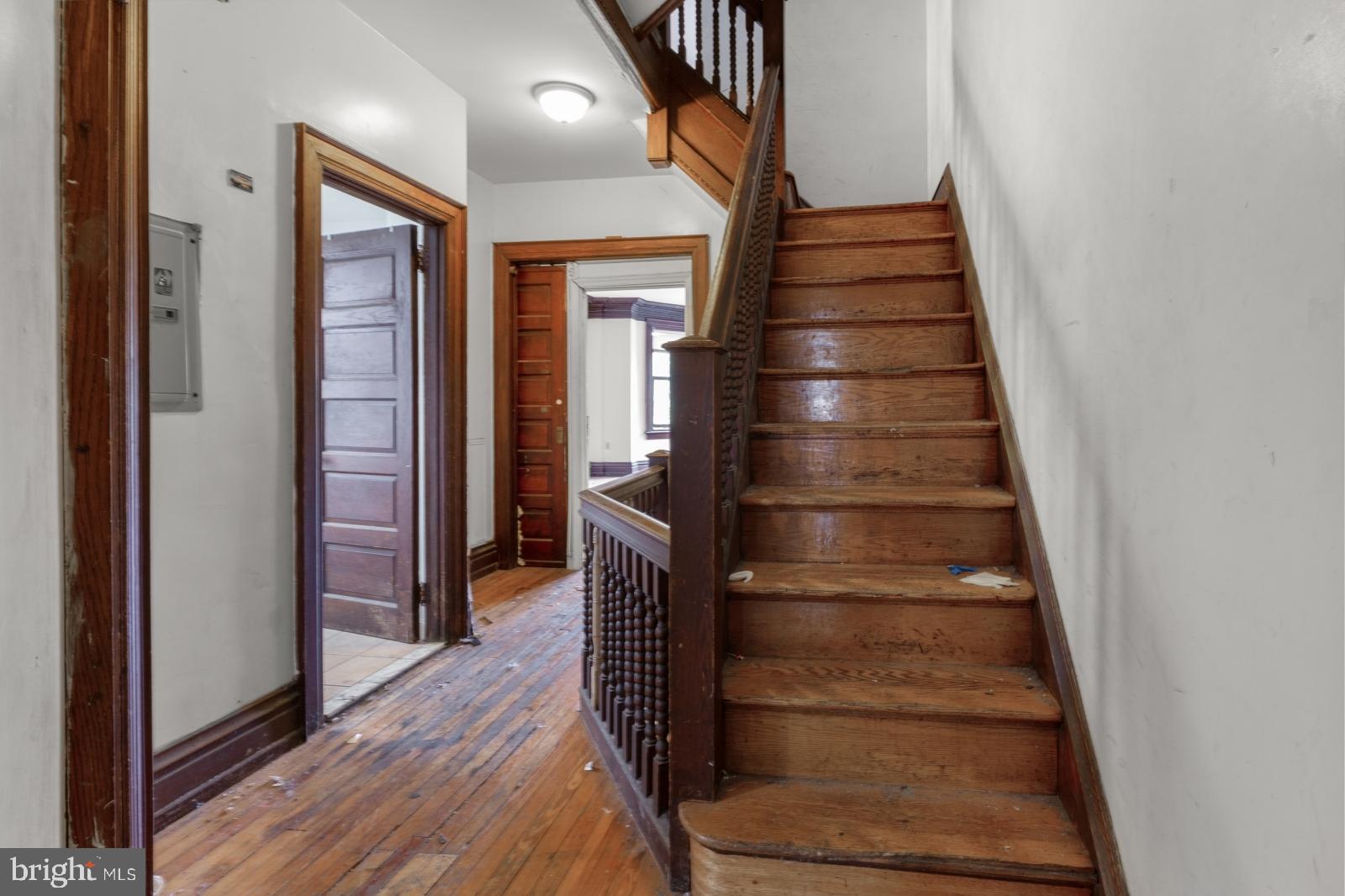 UNIVERSITY CITY - Residential Lease