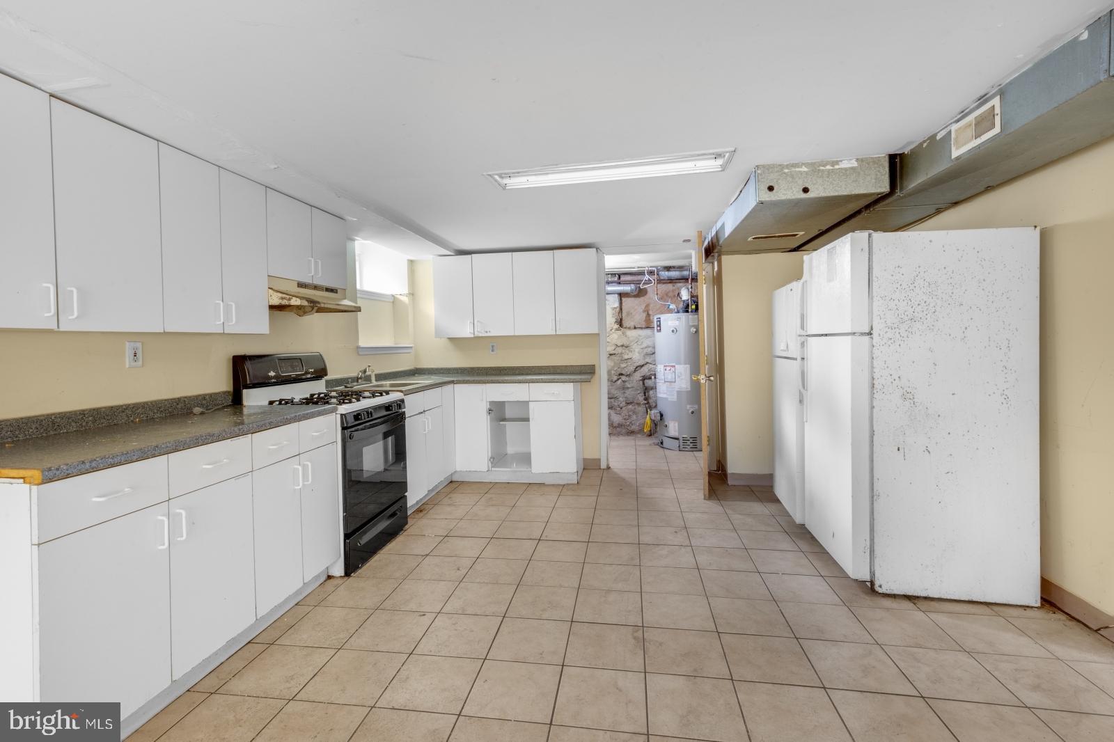 UNIVERSITY CITY - Residential Lease