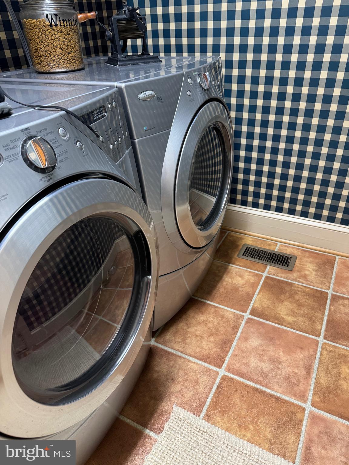 STURBRIDGE - Residential