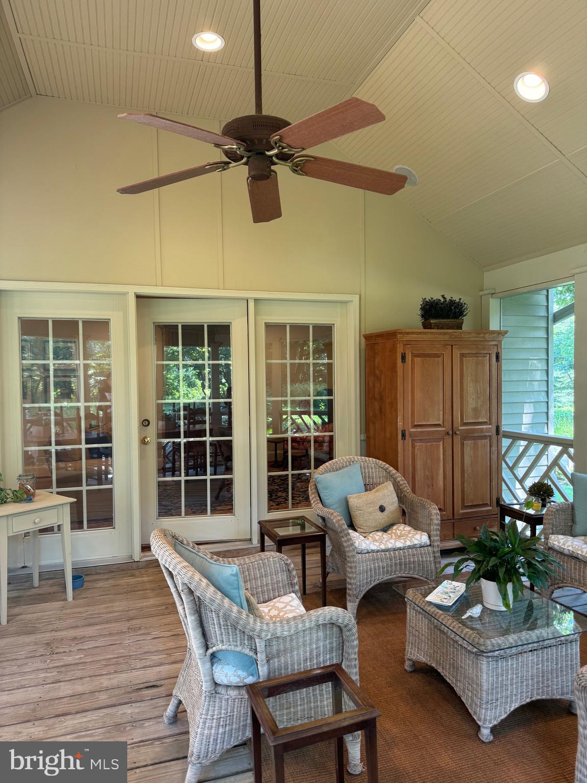 STURBRIDGE - Residential