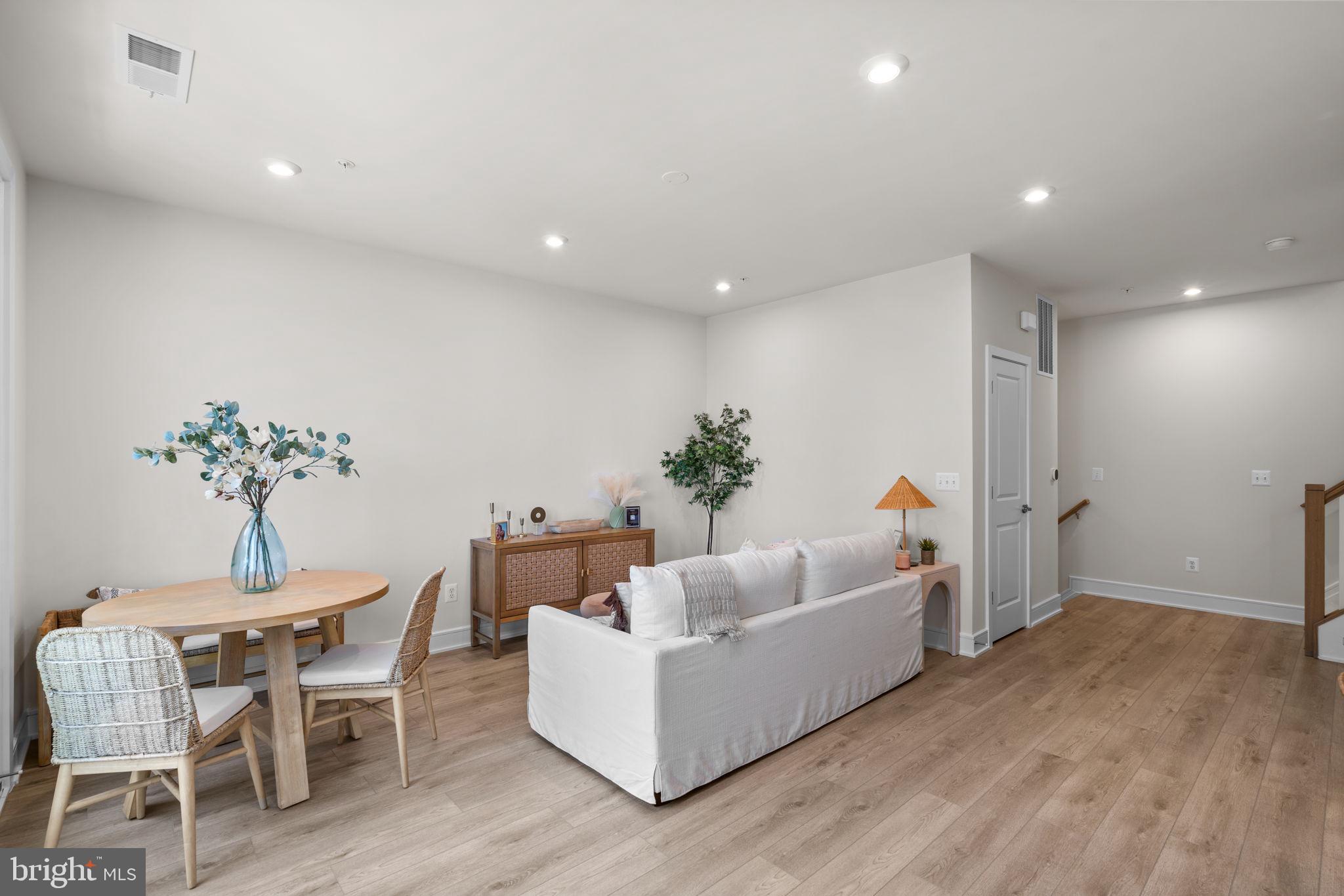 DEMOTT & SILVER - Residential