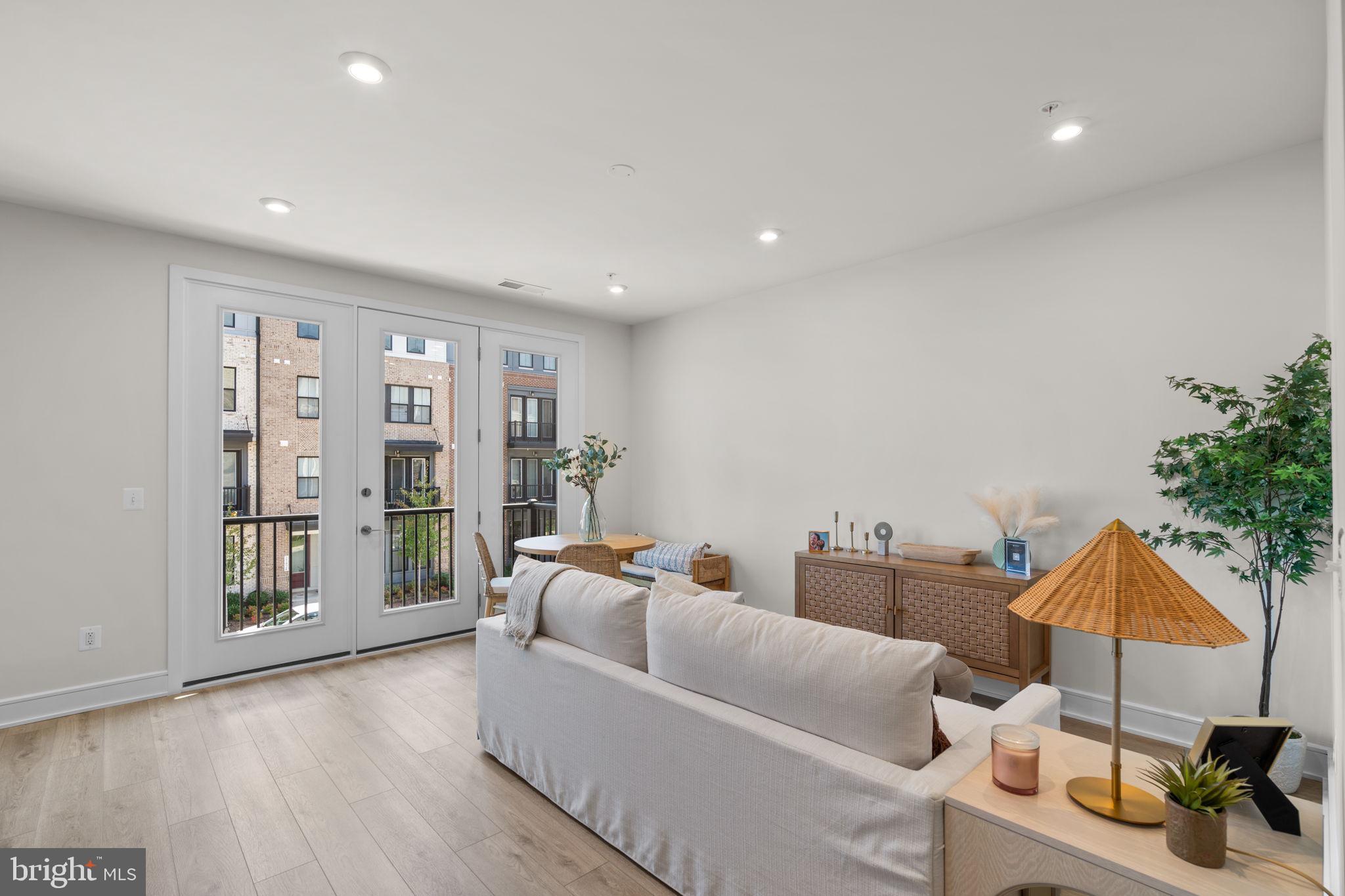 DEMOTT & SILVER - Residential