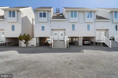 389 Bay Shore Drive Unit 7, Barnegat, NJ MLS: NJOC2033412