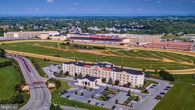 PRESIDENTS POINTE - Residential