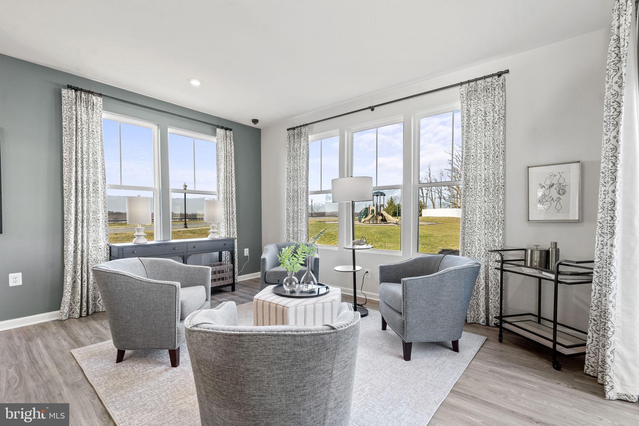 PRESIDENTS POINTE - Residential