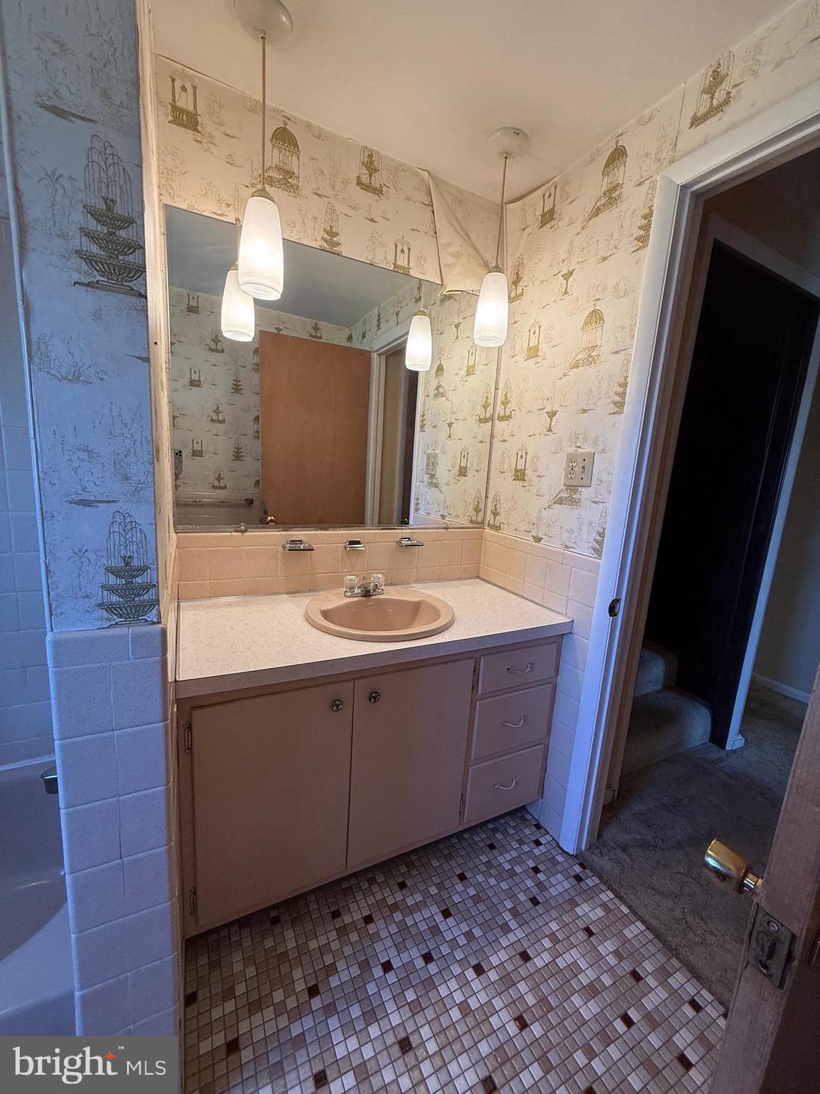 WHITFIELD - Residential