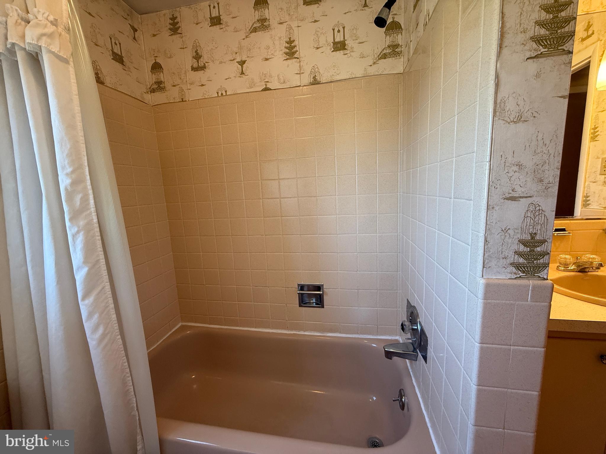 WHITFIELD - Residential