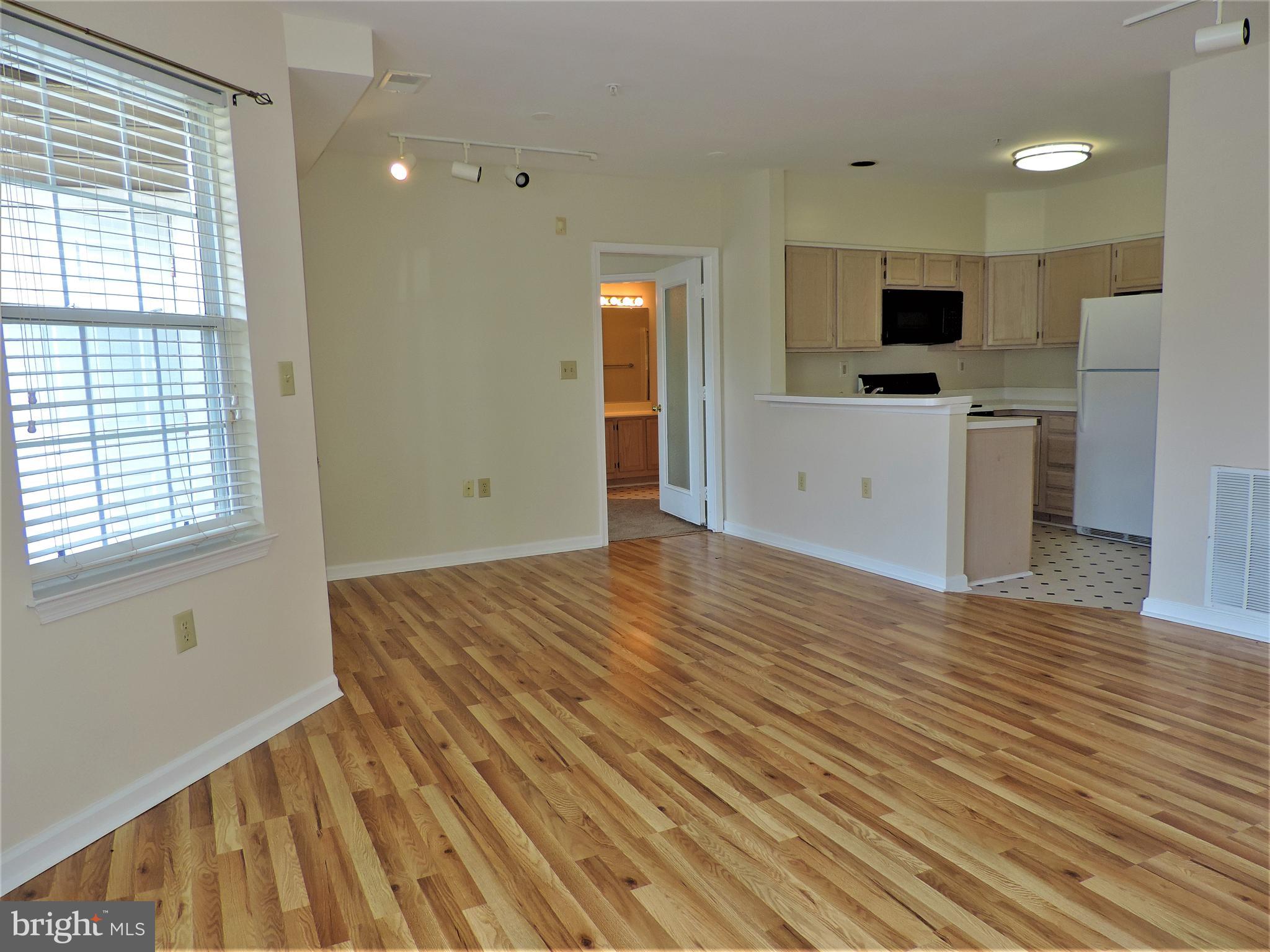 SAYBROOKE LANDING AT SEVEN OAKS CONDOMINIUM - Residential