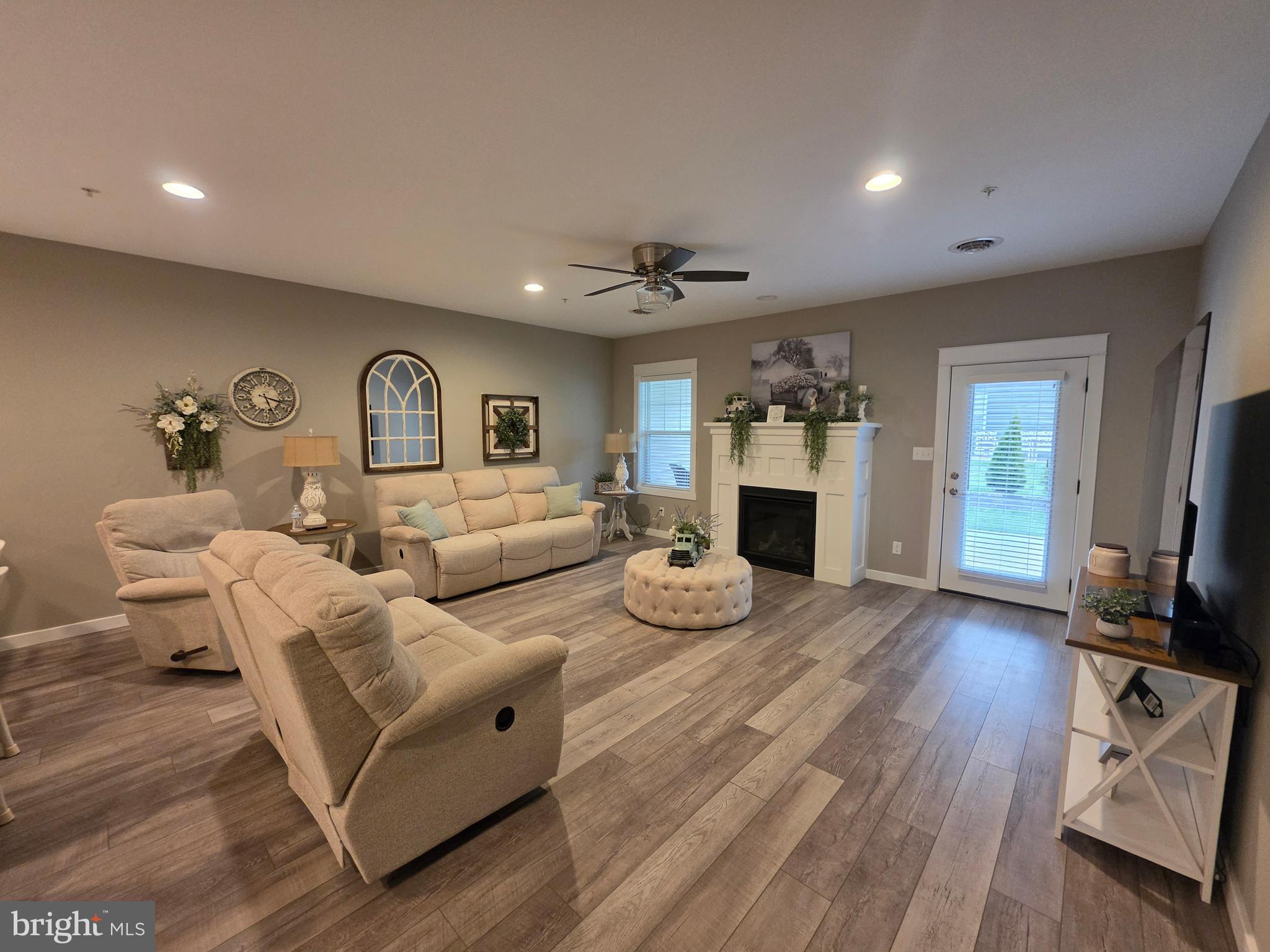 MEADOWSGREEN - Residential