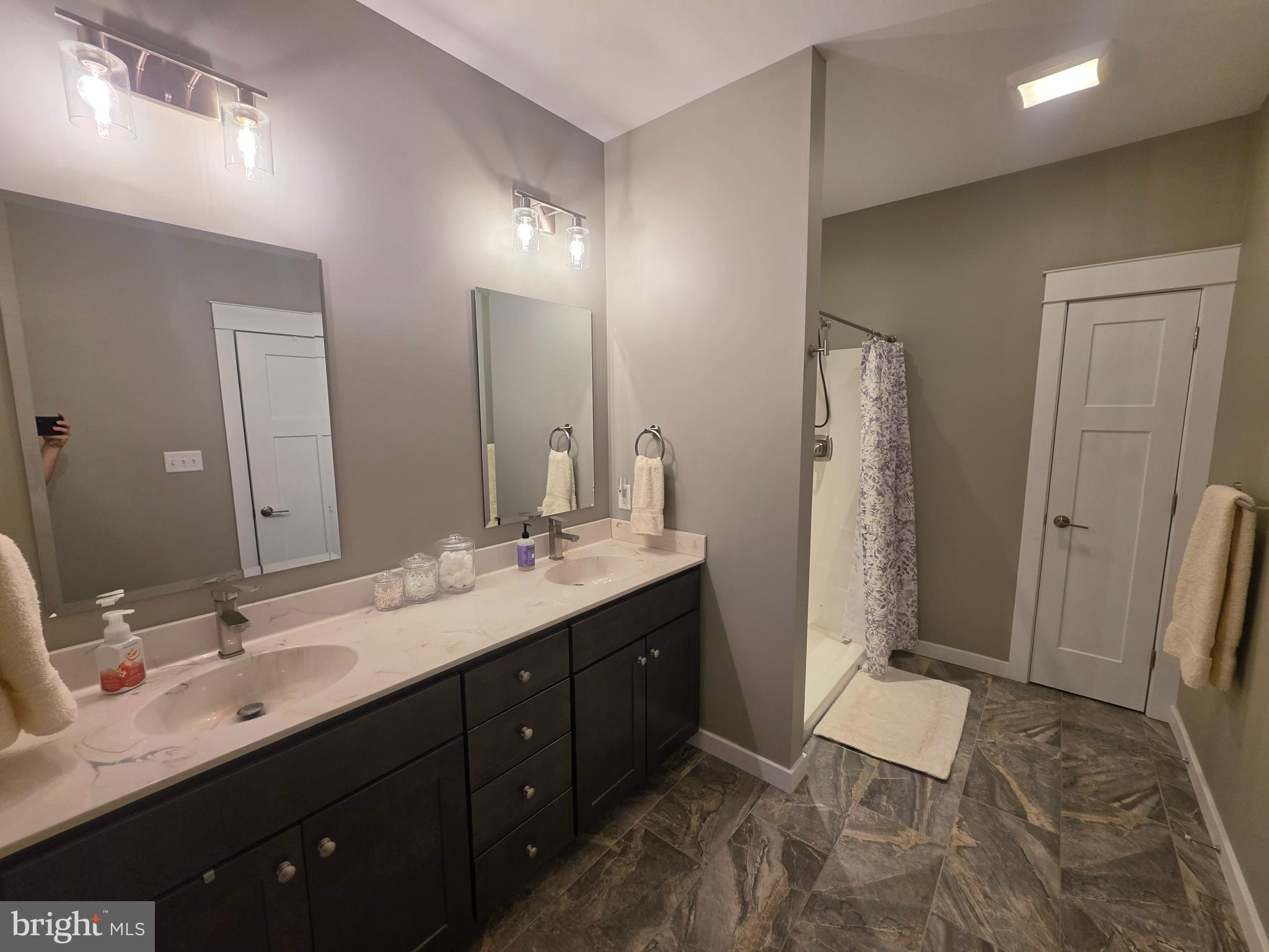 MEADOWSGREEN - Residential