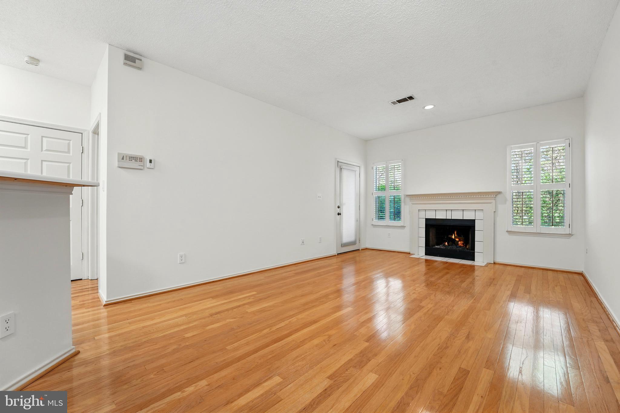 STONECROFT CONDO - Residential