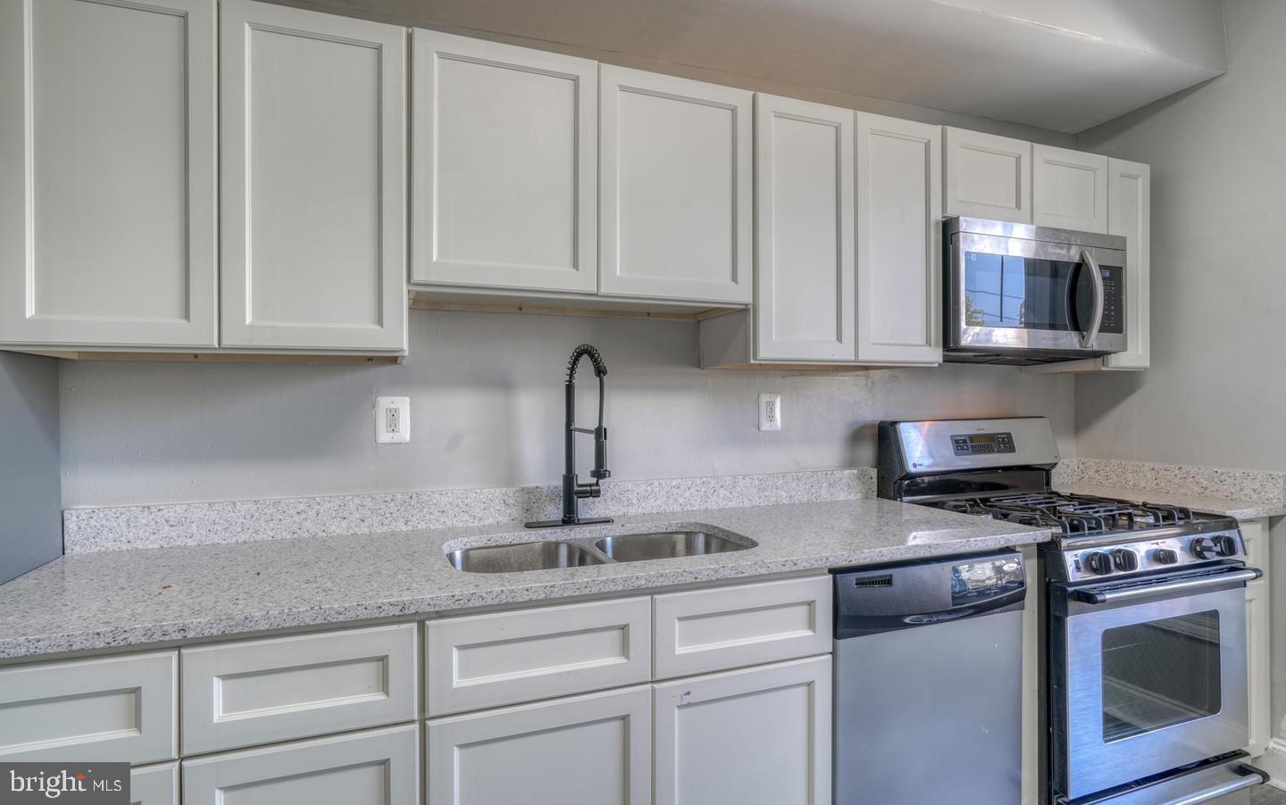 MCELDERRY PARK - Residential Lease