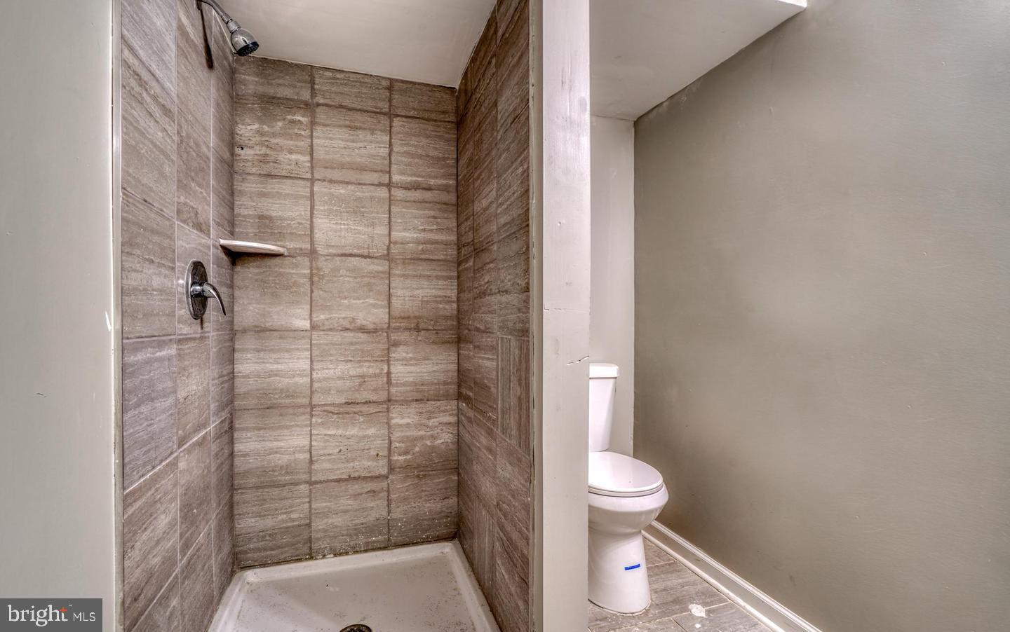 MCELDERRY PARK - Residential Lease