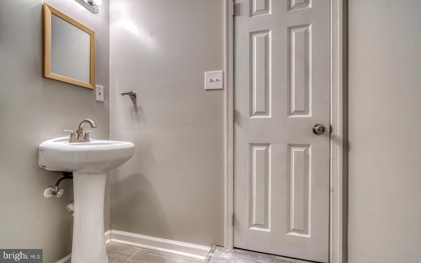 MCELDERRY PARK - Residential Lease