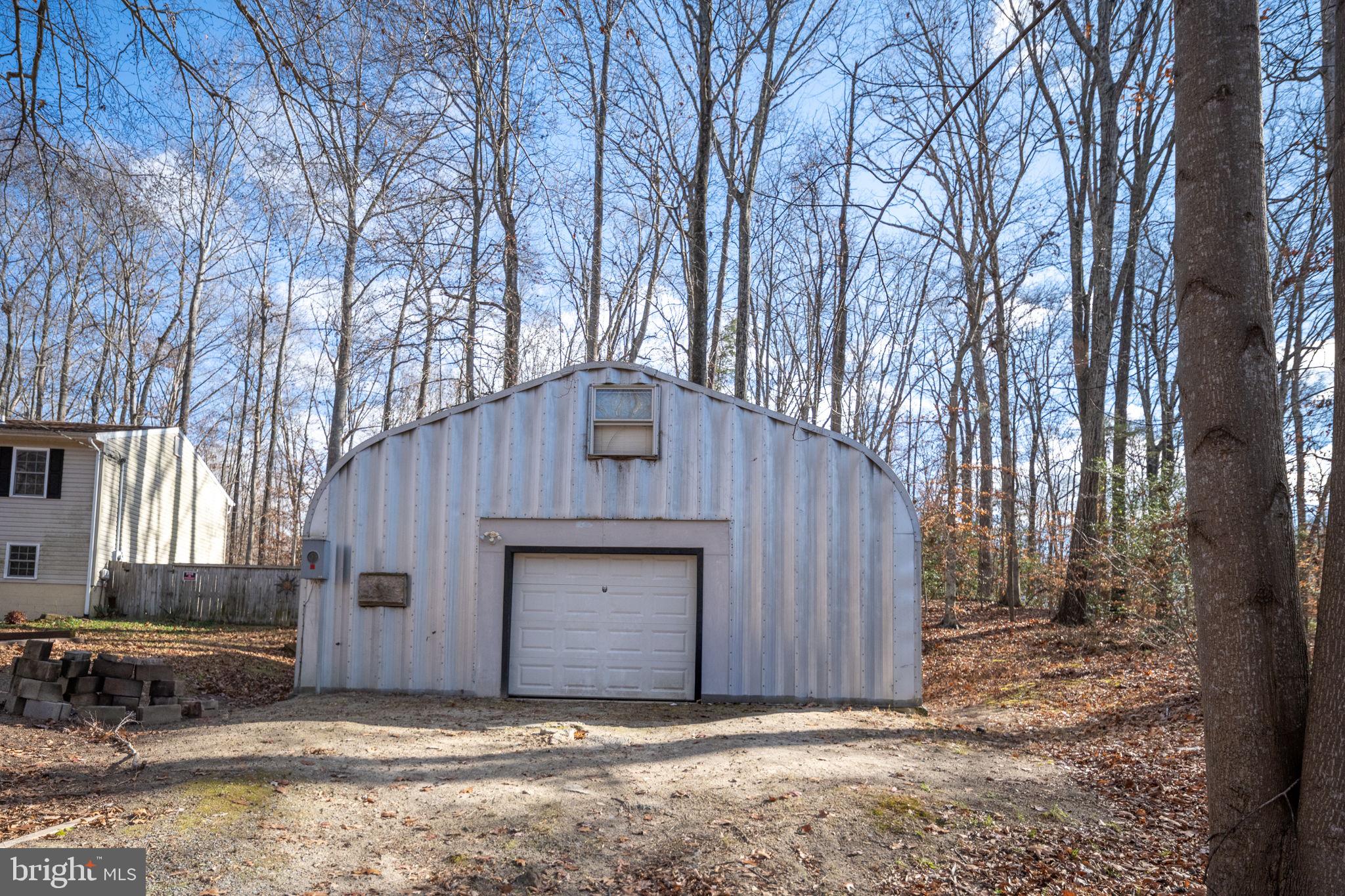 CAROLINE PINES - Residential