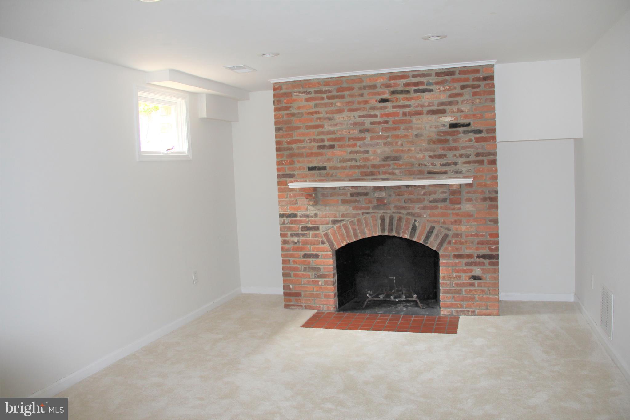 KINGS MANOR TOWNE HOUSES - Residential Lease