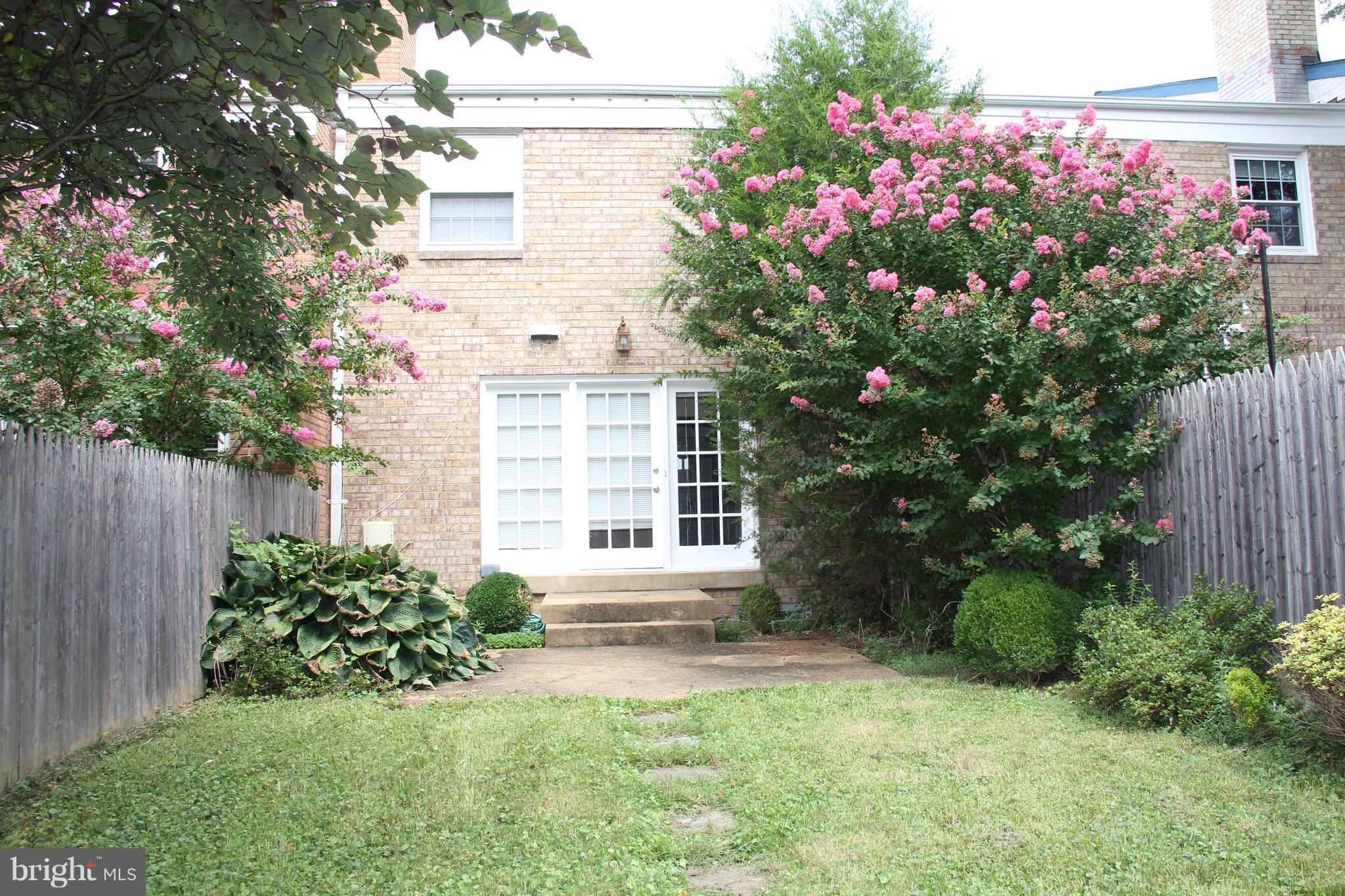 KINGS MANOR TOWNE HOUSES - Residential Lease