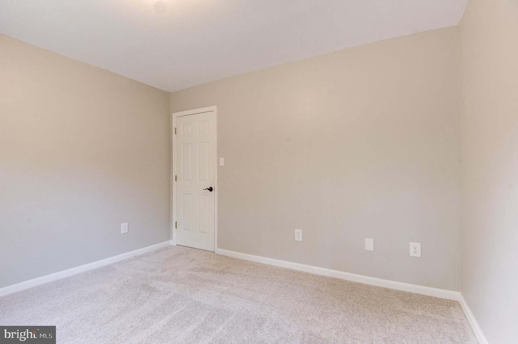 LOVETTSVILLE - Residential