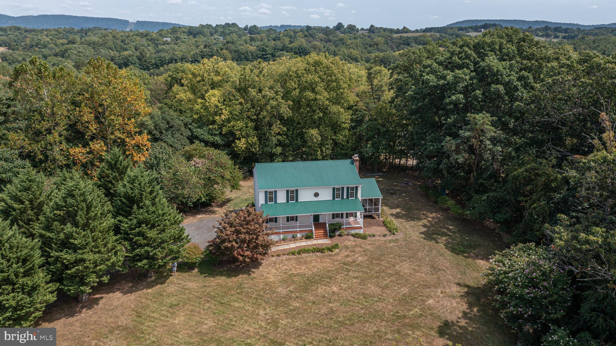 LOVETTSVILLE - Residential