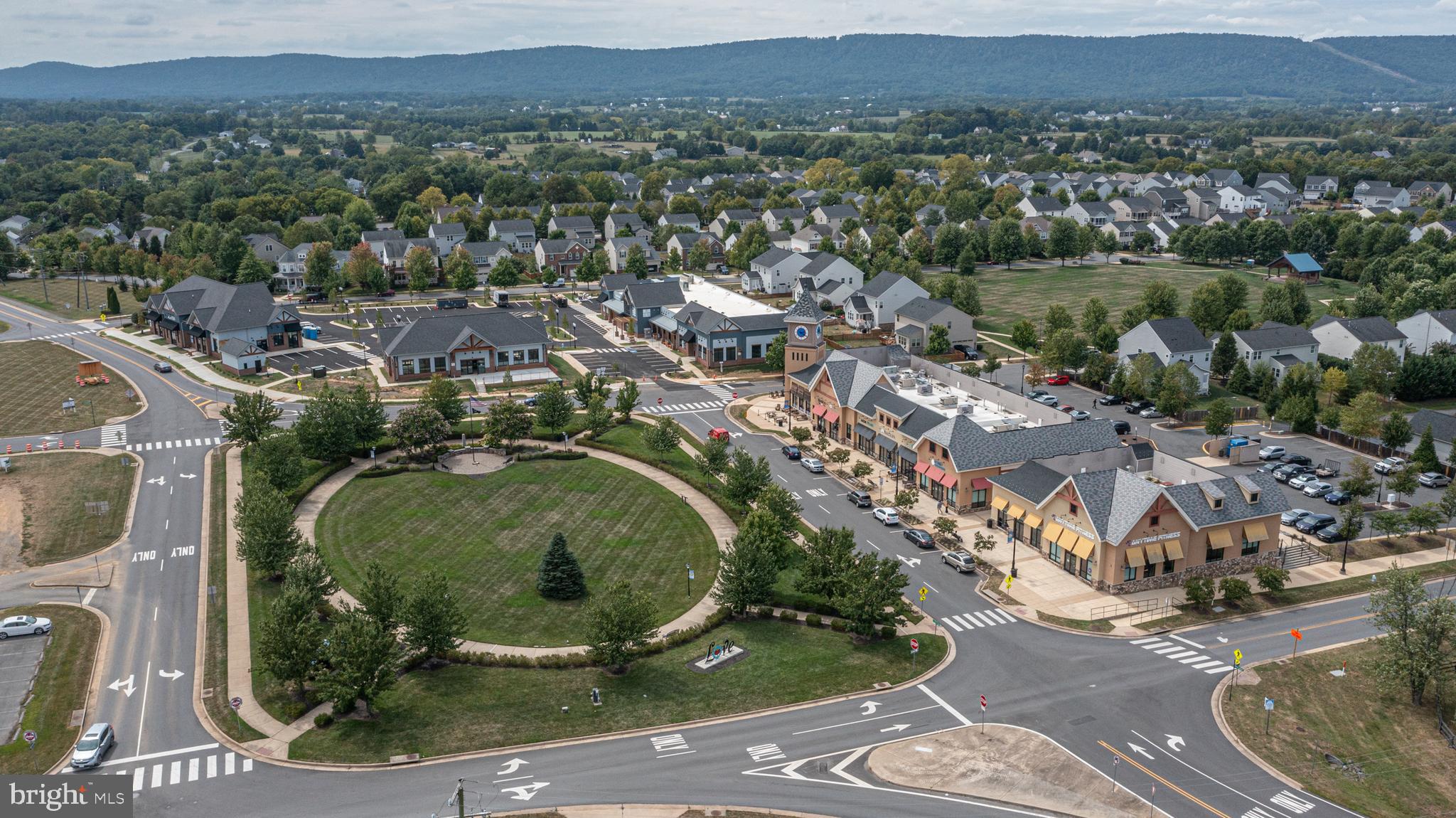 LOVETTSVILLE - Residential