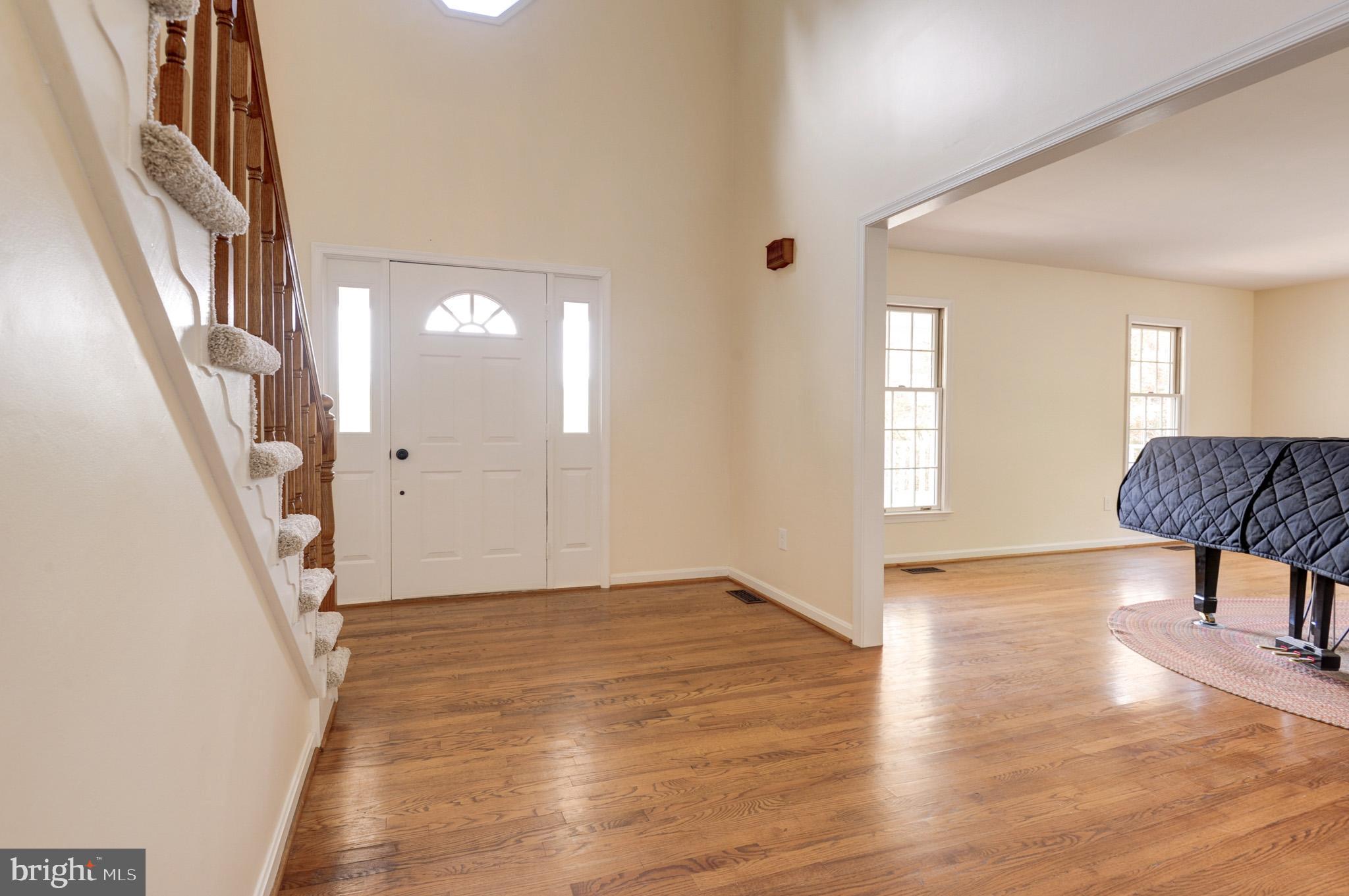 LOVETTSVILLE - Residential