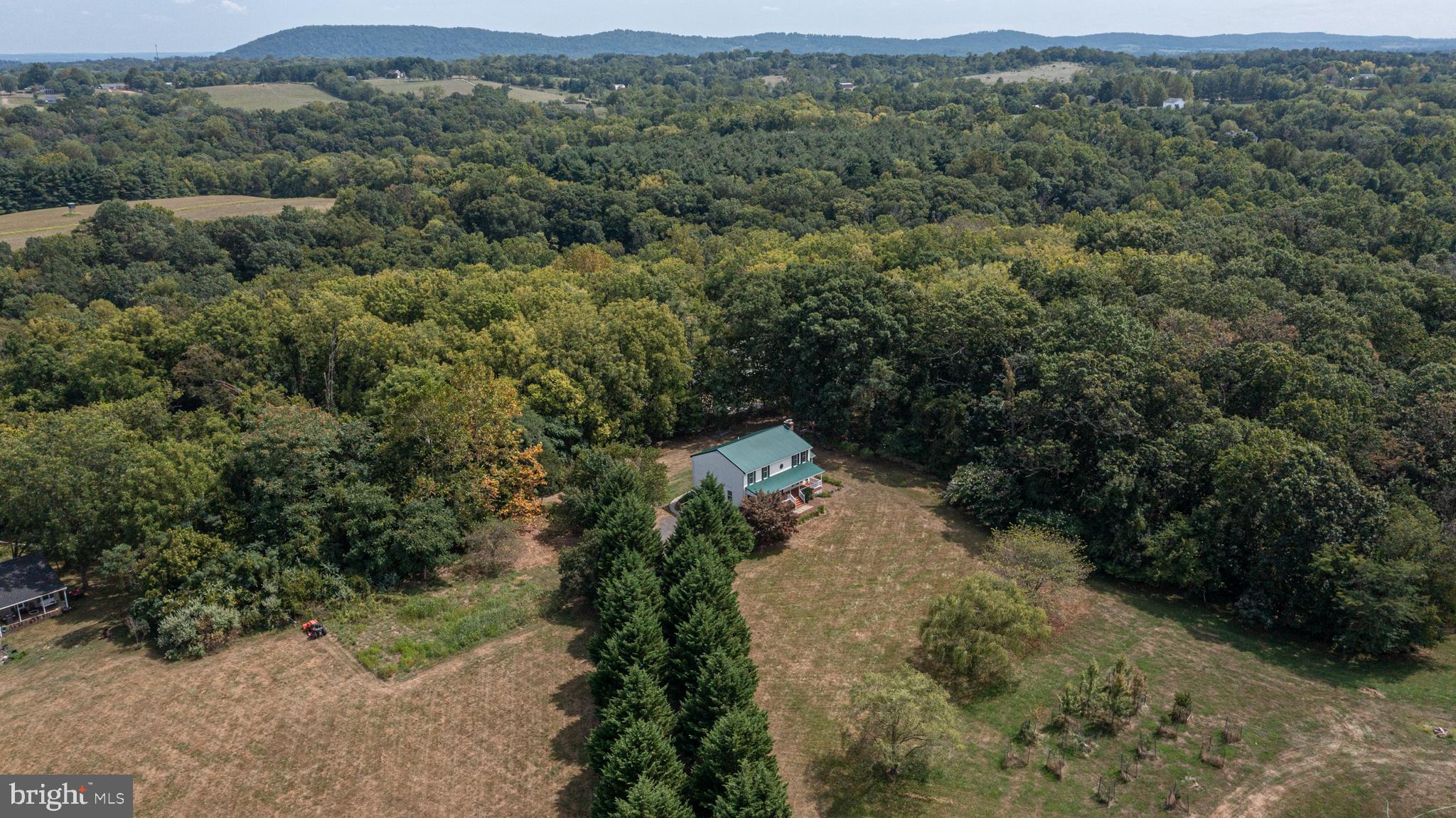 LOVETTSVILLE - Residential