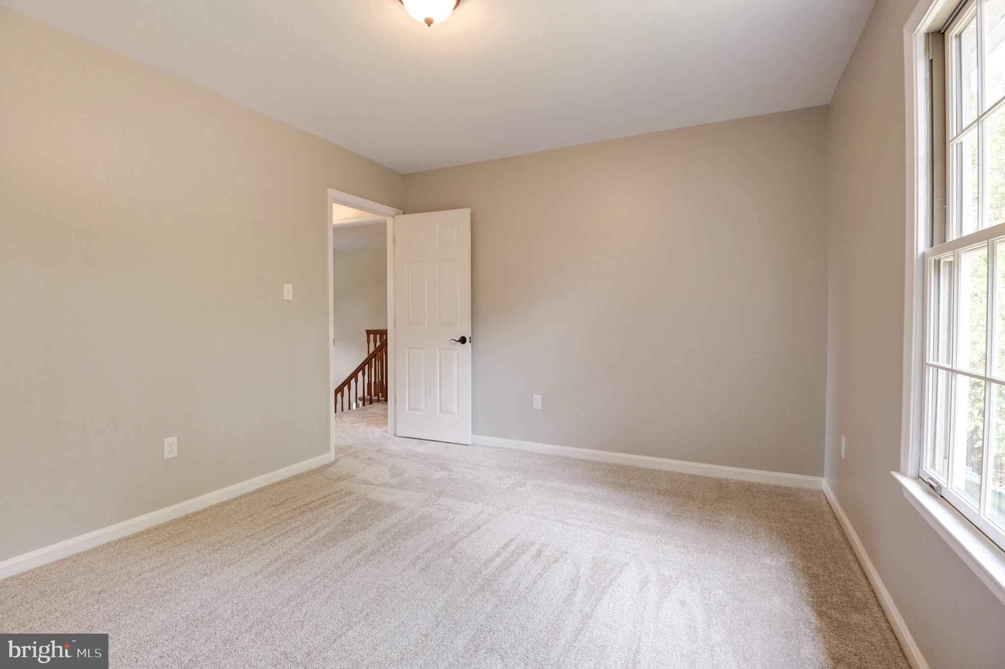 LOVETTSVILLE - Residential