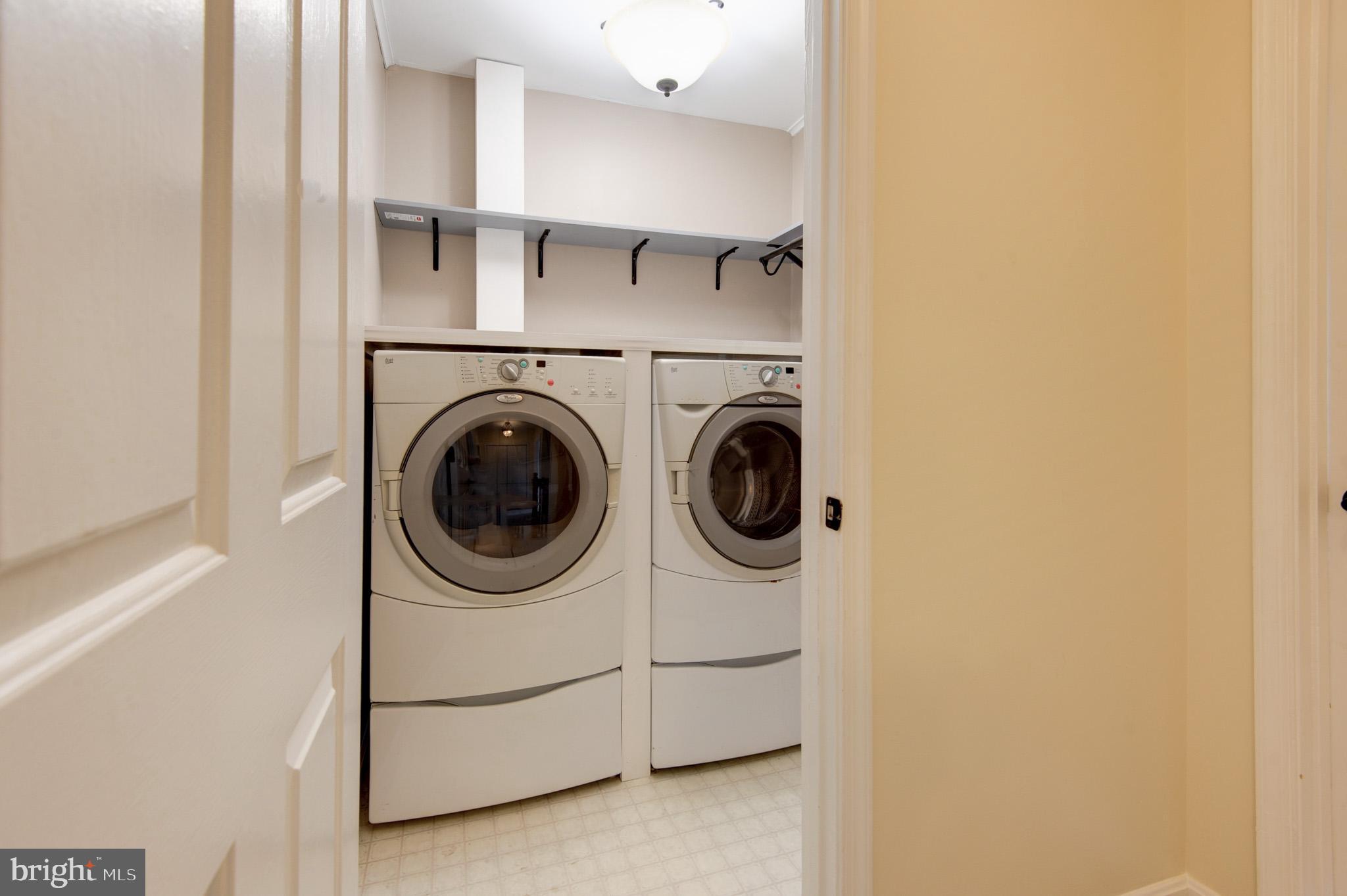 LOVETTSVILLE - Residential