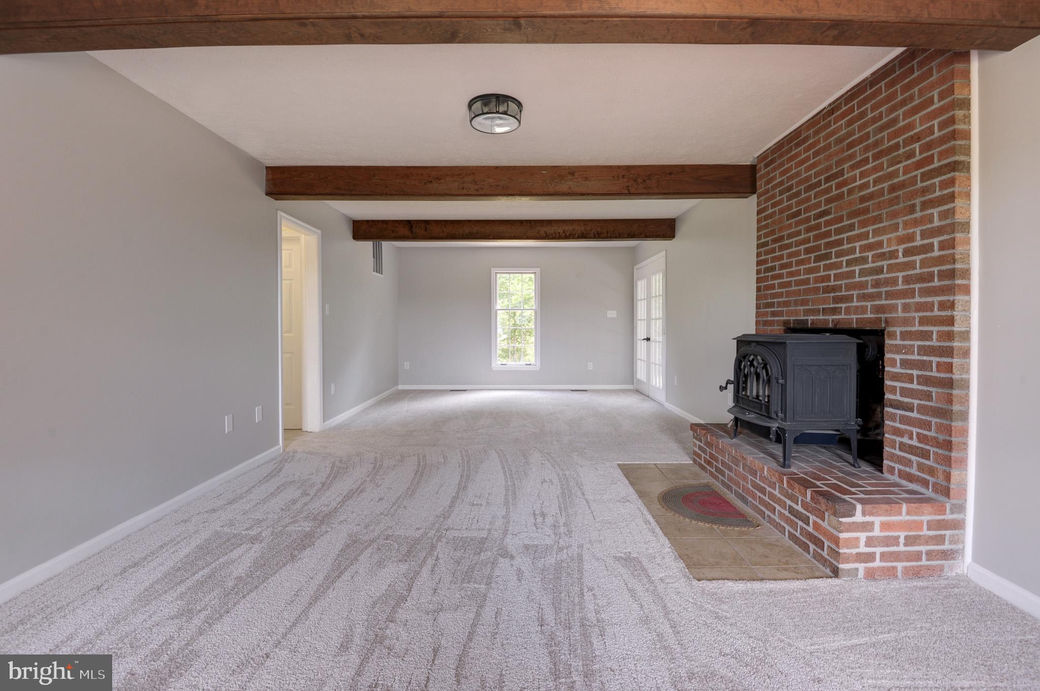 LOVETTSVILLE - Residential