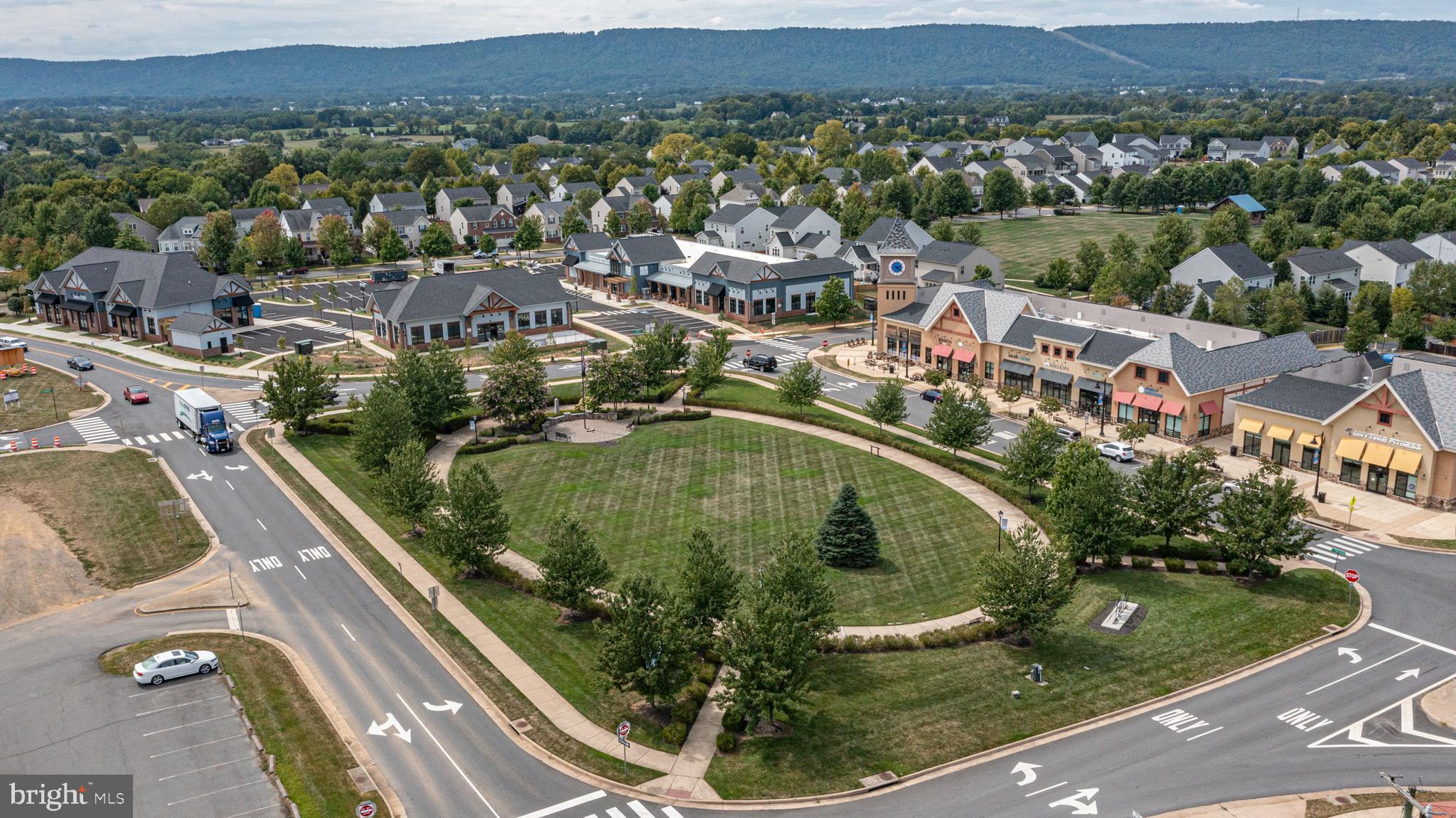 LOVETTSVILLE - Residential