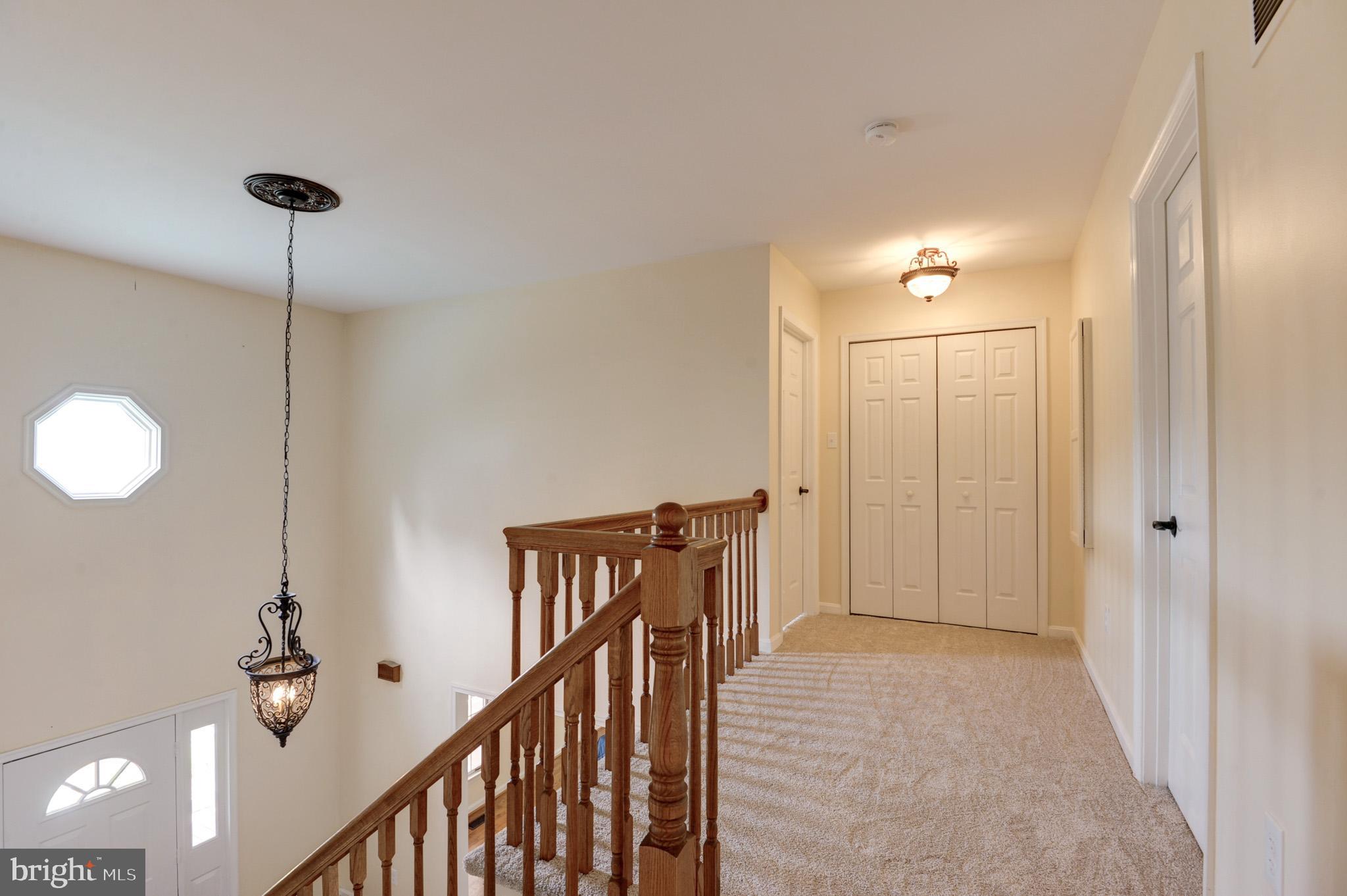 LOVETTSVILLE - Residential