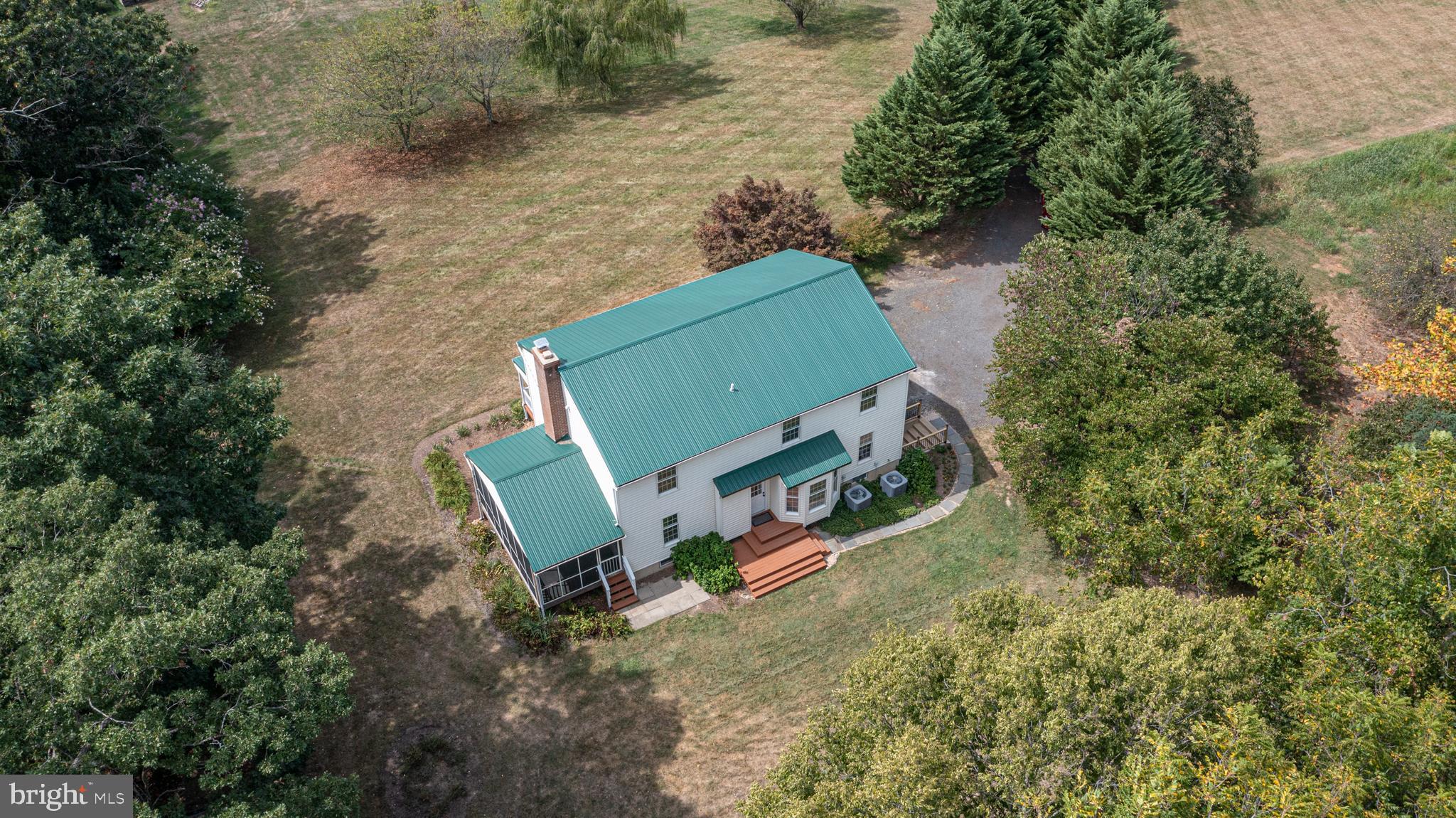 LOVETTSVILLE - Residential