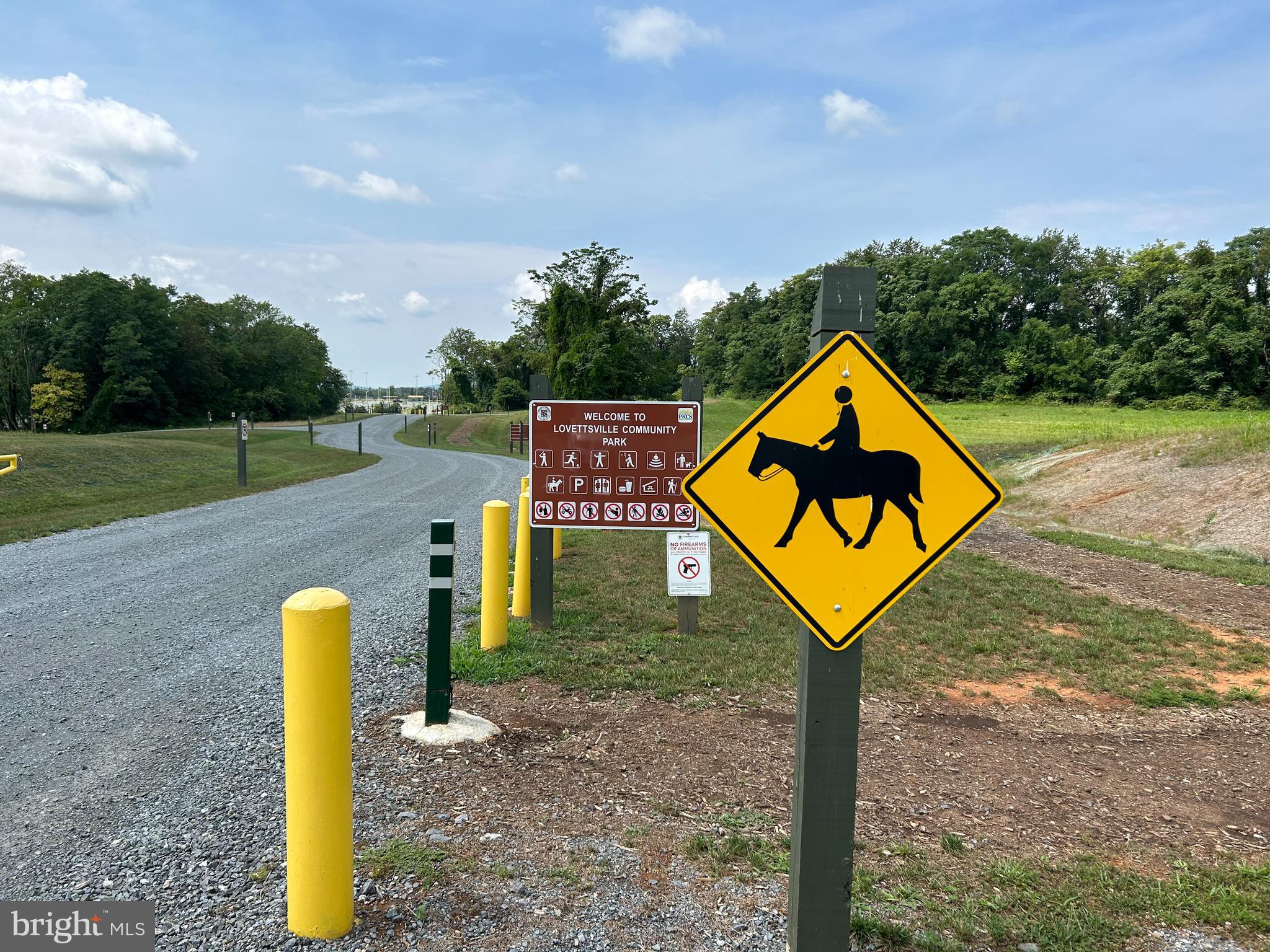 LOVETTSVILLE - Residential