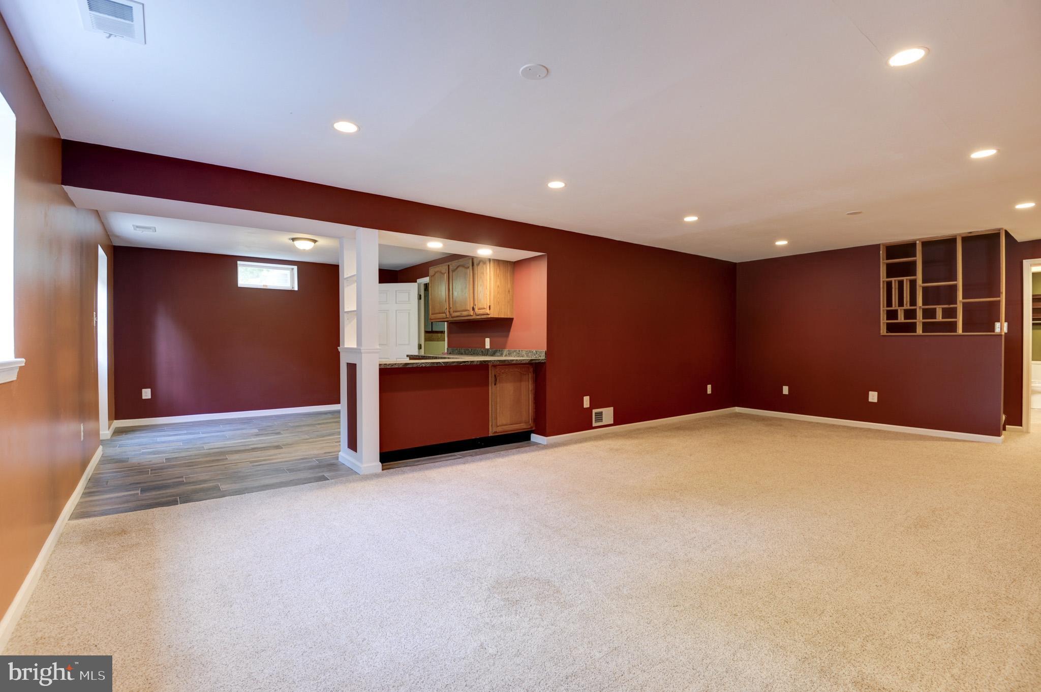 LOVETTSVILLE - Residential