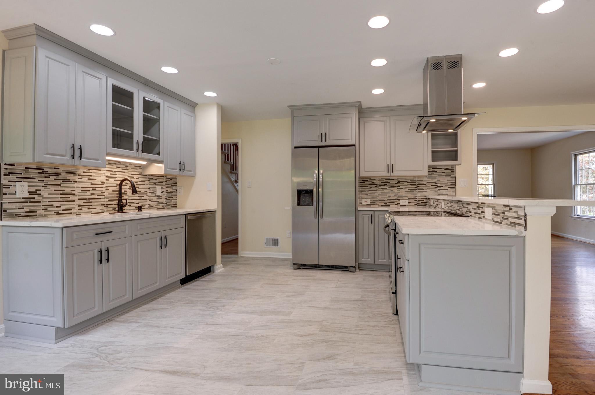 LOVETTSVILLE - Residential