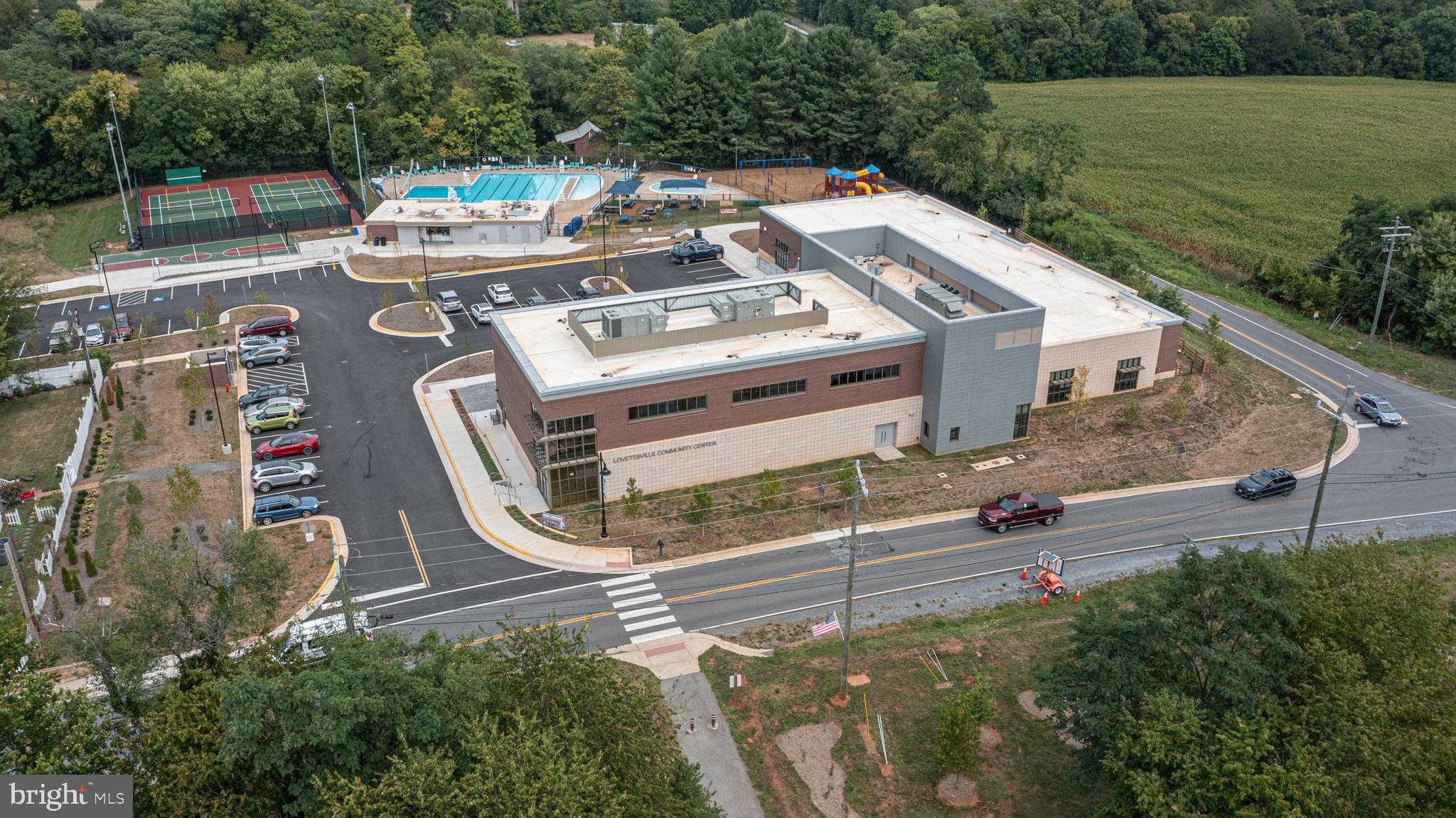 LOVETTSVILLE - Residential