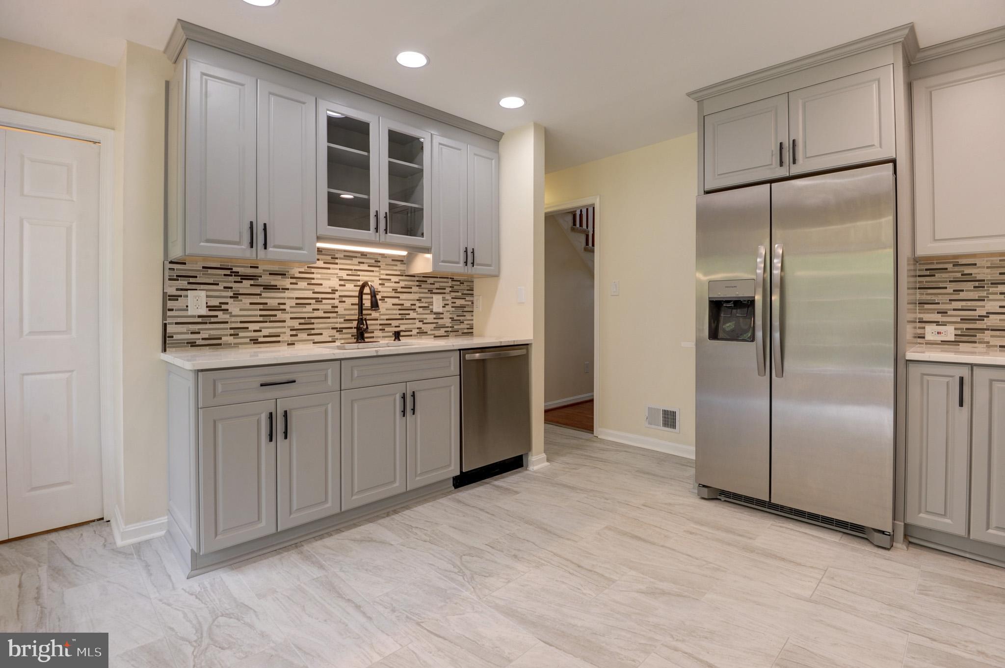 LOVETTSVILLE - Residential