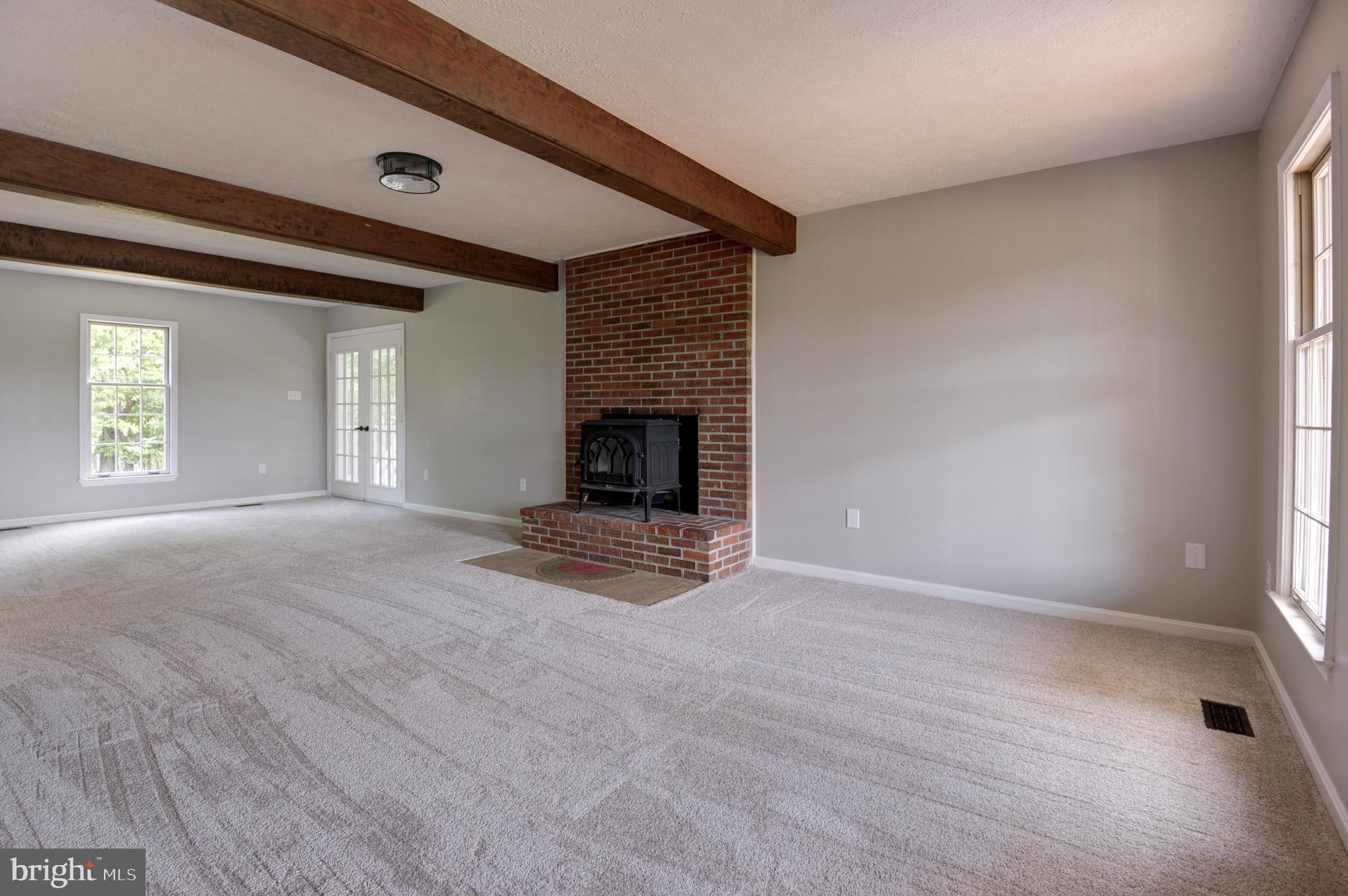 LOVETTSVILLE - Residential