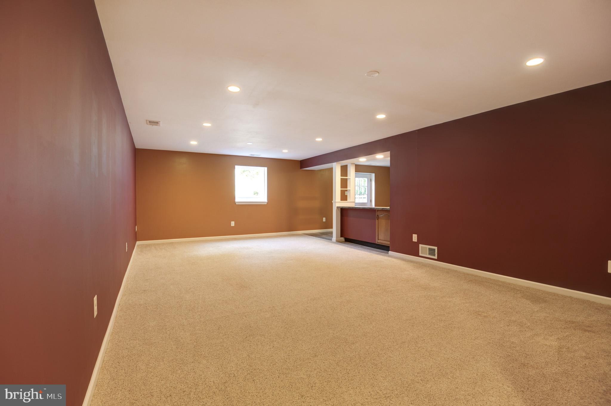 LOVETTSVILLE - Residential