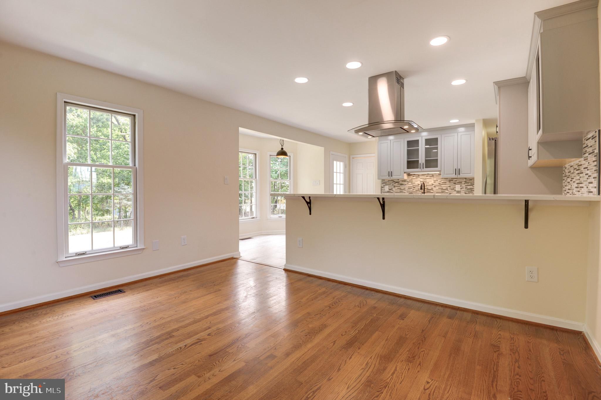 LOVETTSVILLE - Residential