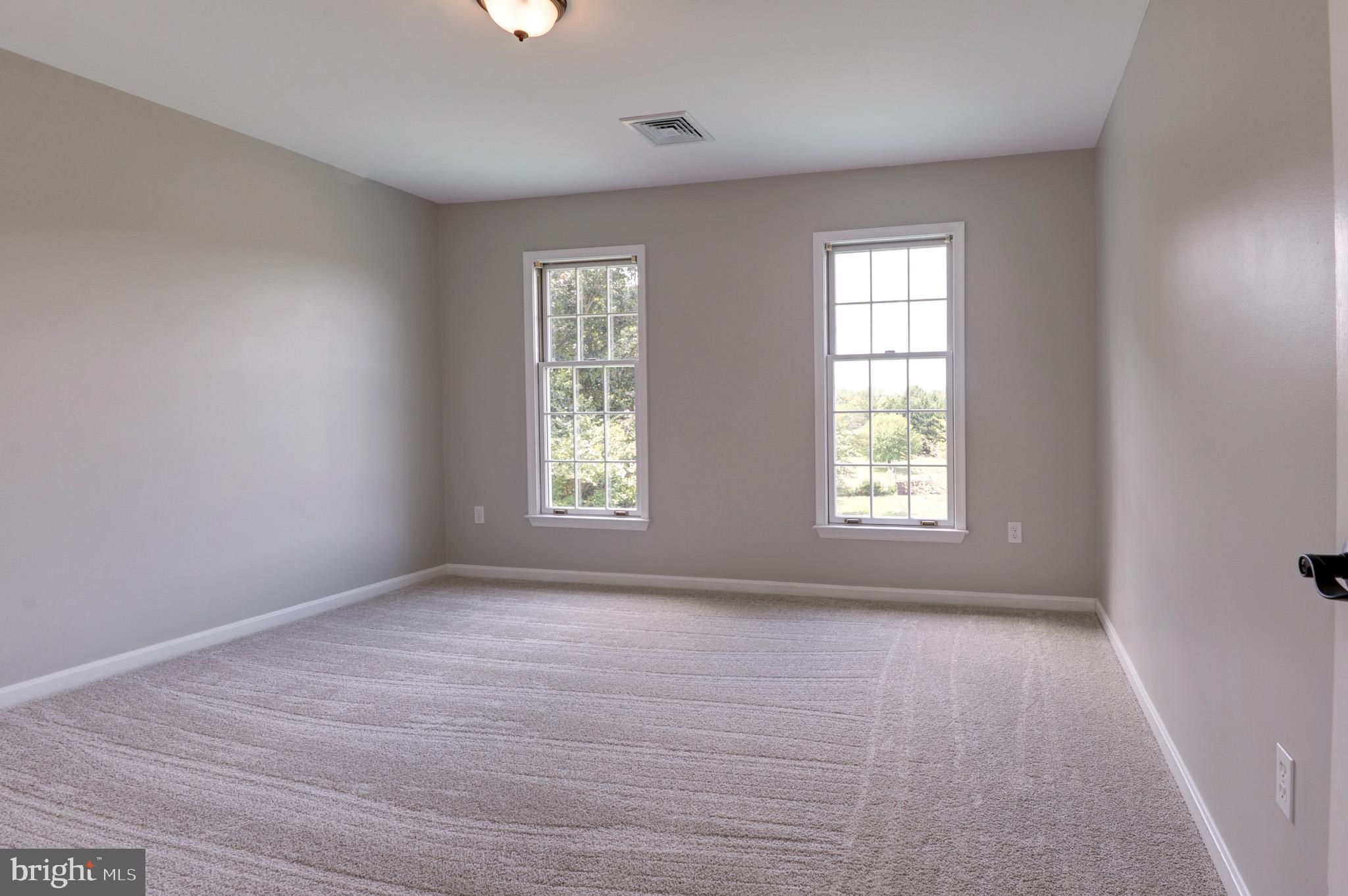 LOVETTSVILLE - Residential